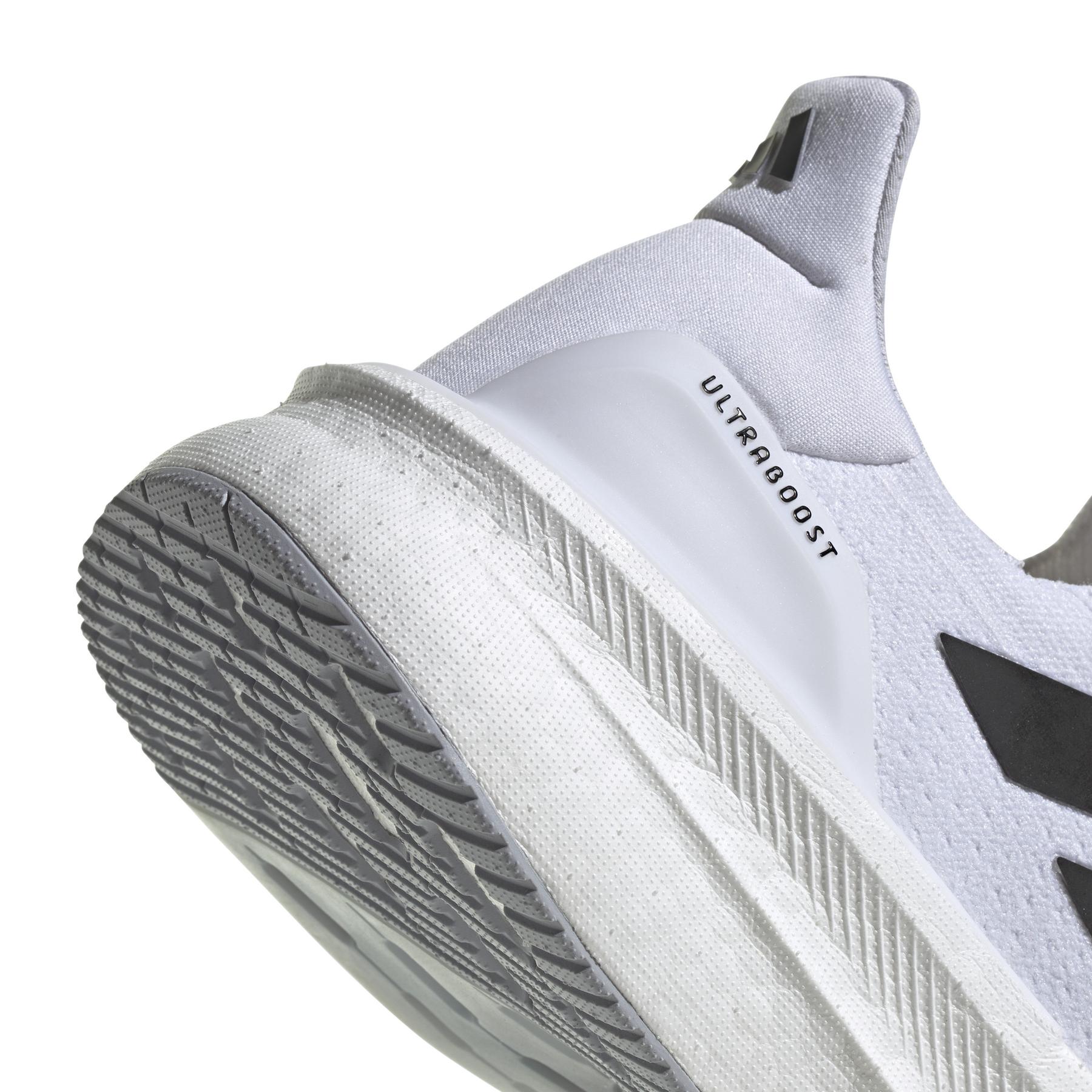product/a/d/adidas_ih3111_8_footwear_photography_detail_view_1_white-nw091625.jpg