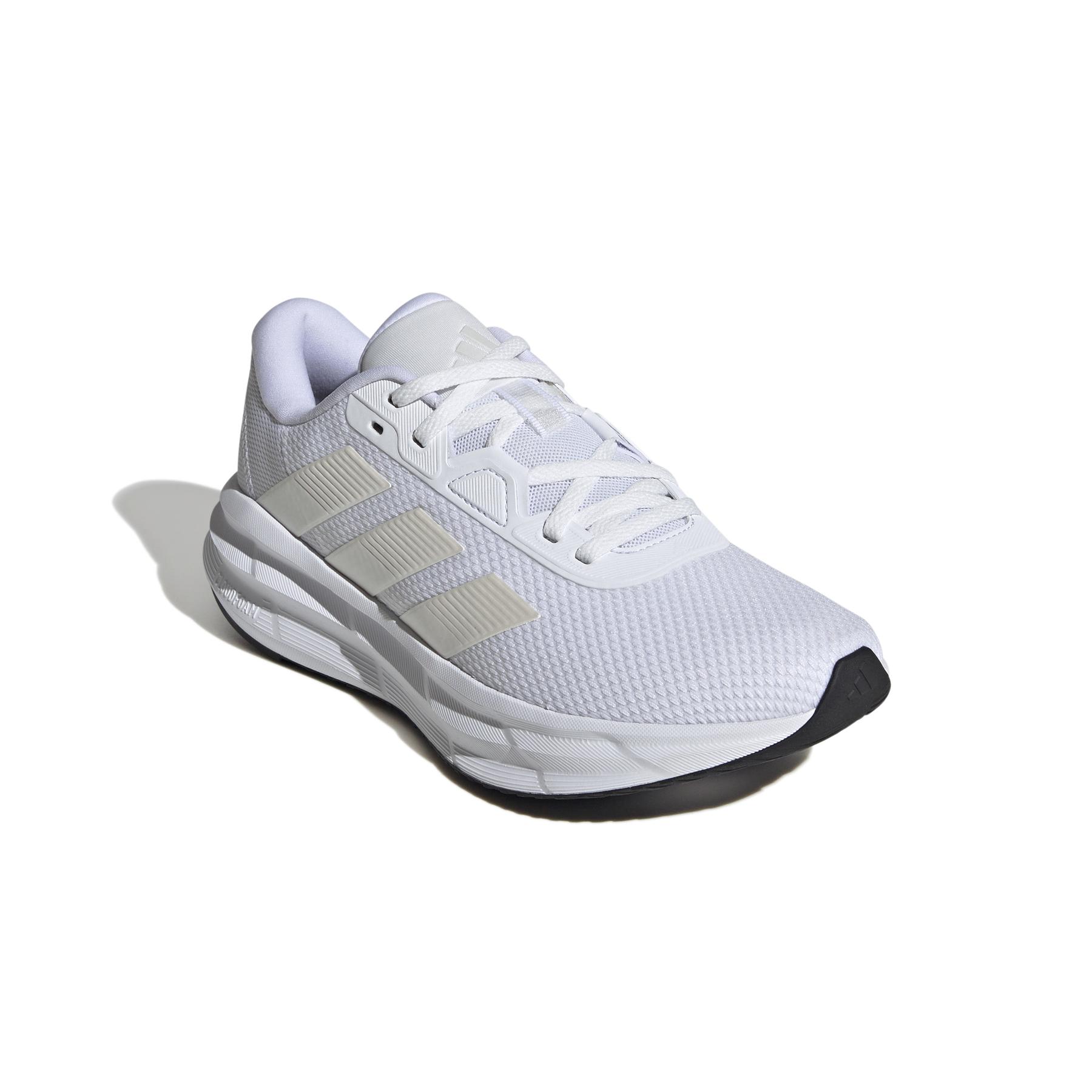 a/d/adidas_ih3662_6_footwear_photography_front_lateral_top_view_white.jpg