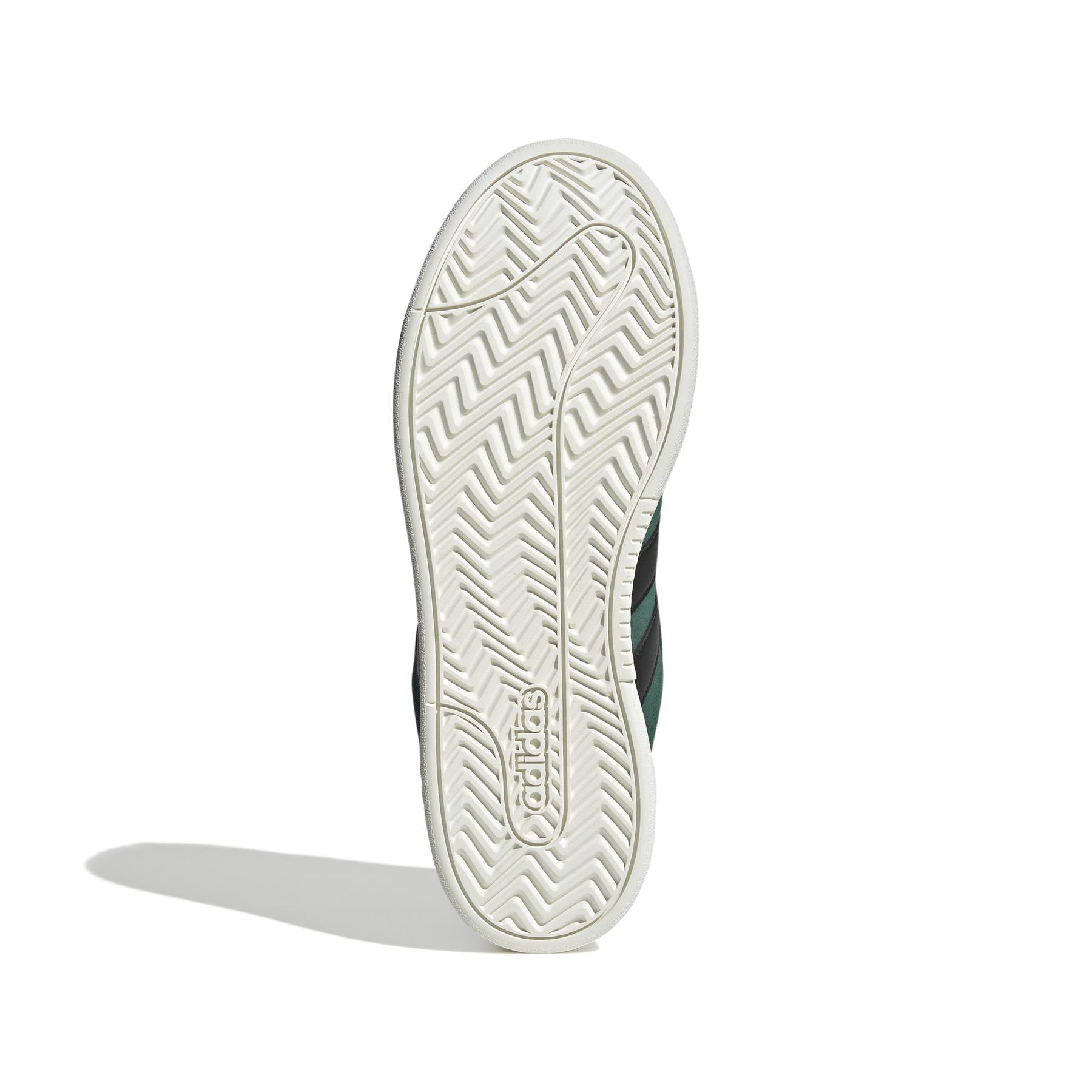 product/a/d/adidas_ih3847_4_footwear_photography_bottom_view_whiterep2.jpg