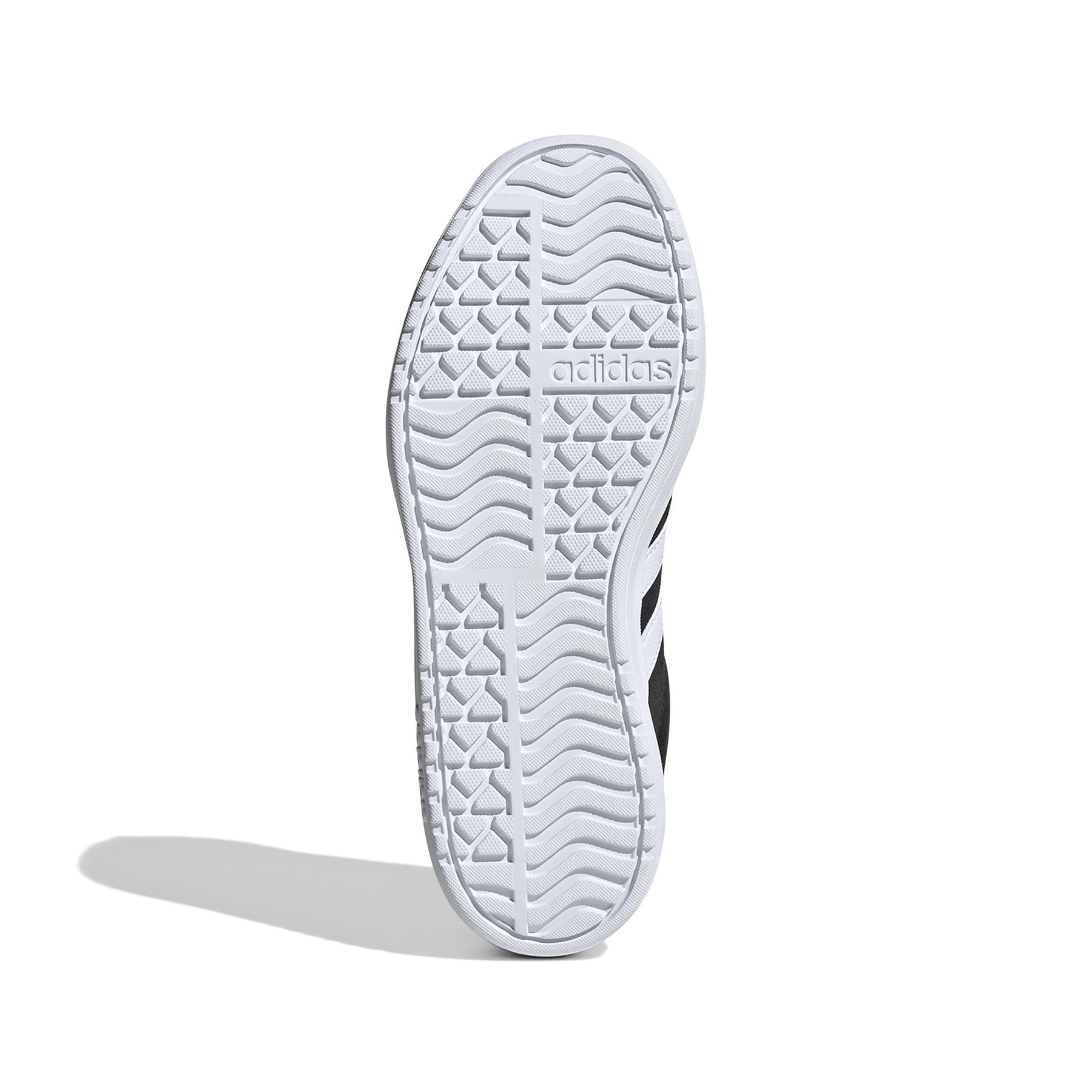a/d/adidas_ih4777_4_footwear_photography_bottom_view_white.jpg