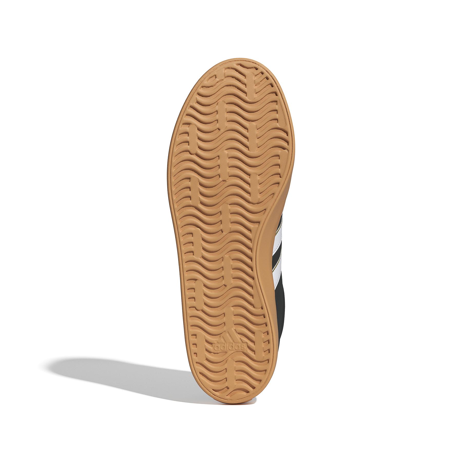 a/d/adidas_ih4789_4_footwear_photography_bottom_view_white.jpg