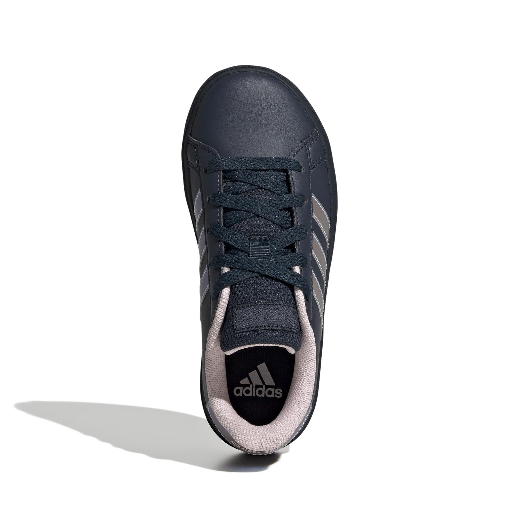 a/d/adidas_ih4888_3_footwear_photography_top_portrait_view_white.jpg