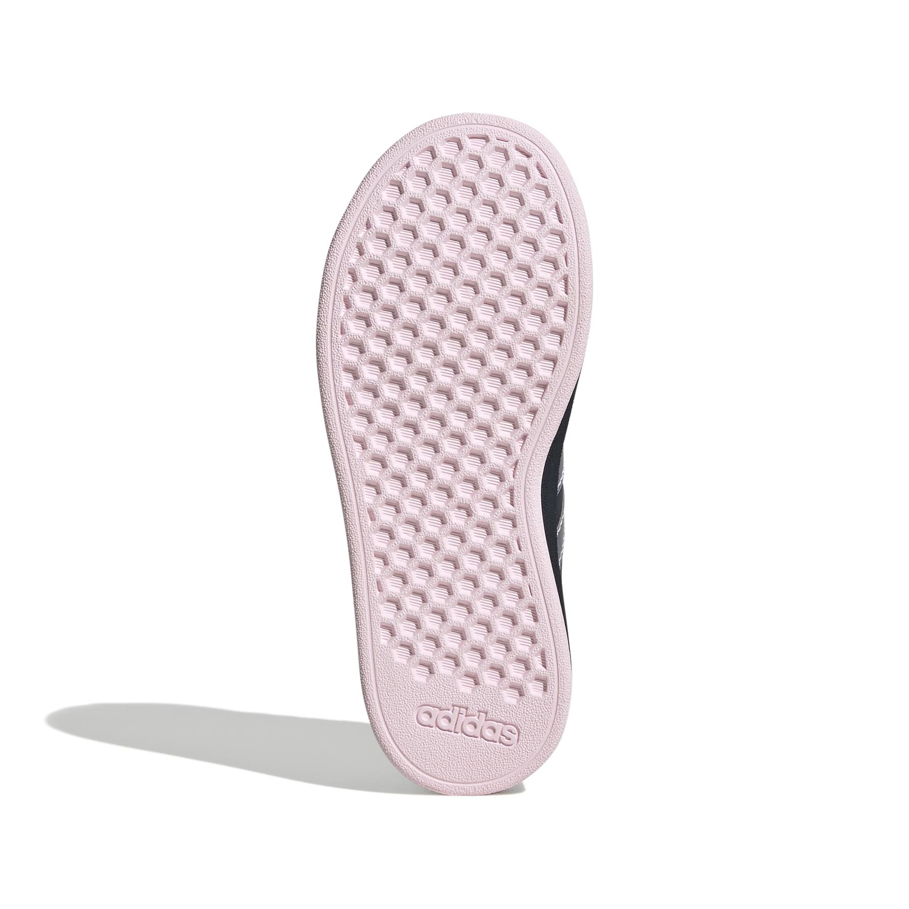 a/d/adidas_ih4888_4_footwear_photography_bottom_view_white.jpg