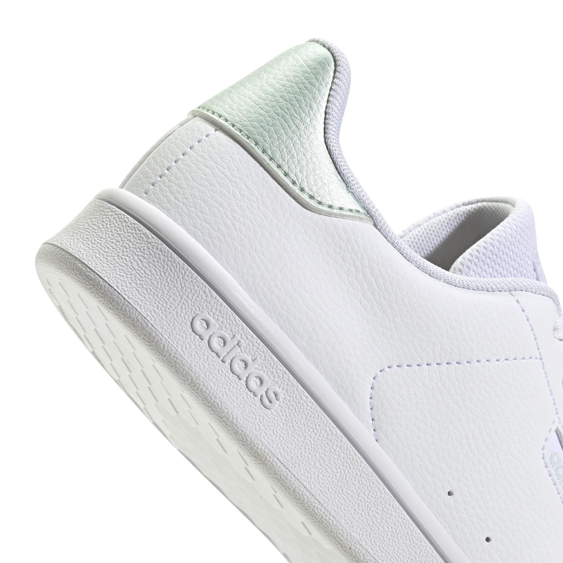 a/d/adidas_ih4899_9_footwear_photography_detail_view_2_white.jpg