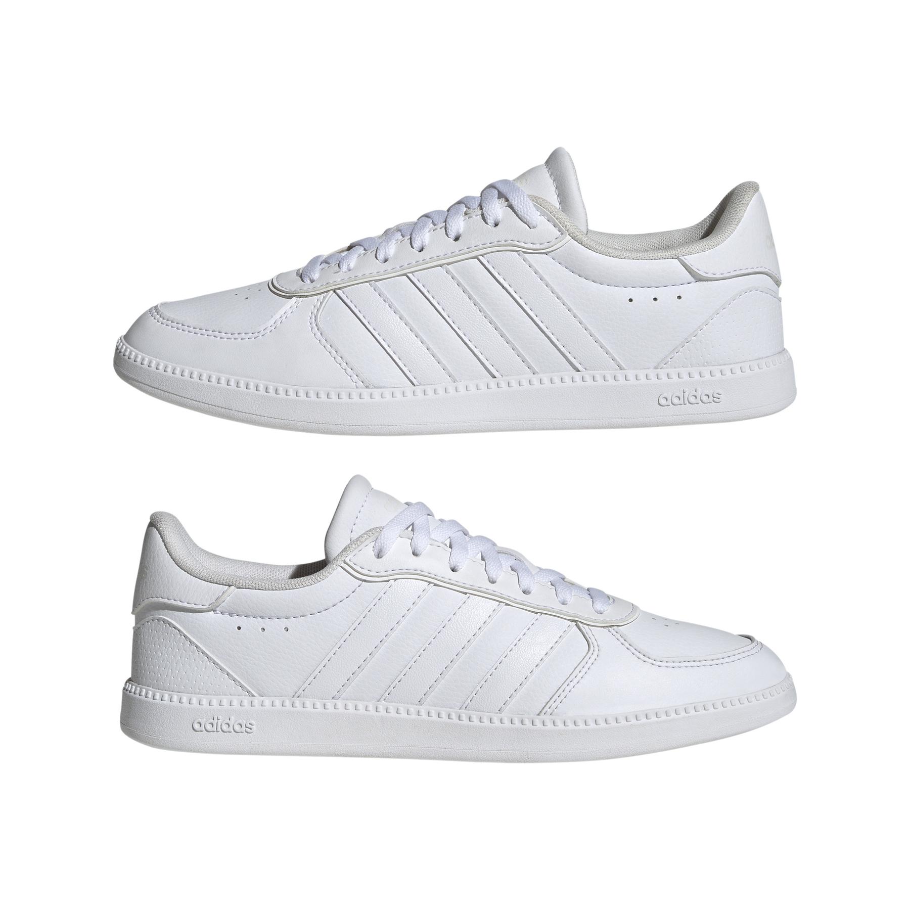 a/d/adidas_ih5418_10_footwear_photography_mirrored_pair_view_white.jpg