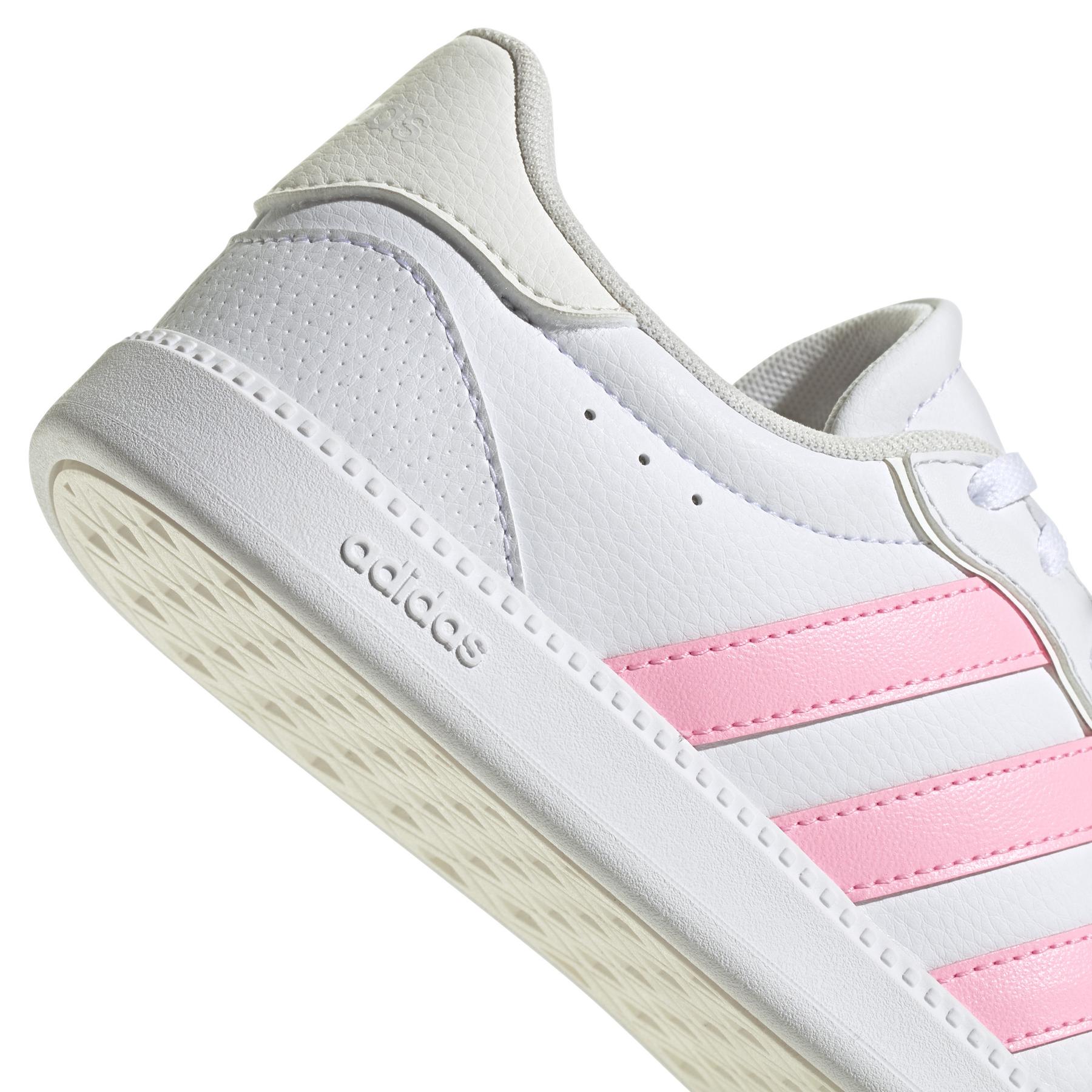 a/d/adidas_ih5421_8_footwear_photography_detail_view_1_white.jpg