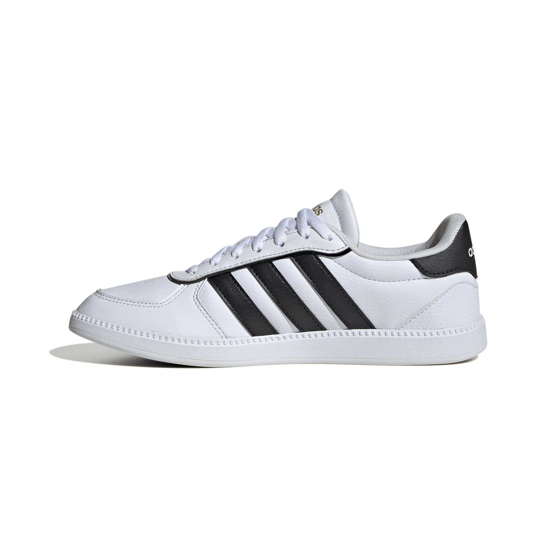 a/d/adidas_ih5426_5_footwear_photography_side_medial_center_view_white.jpg
