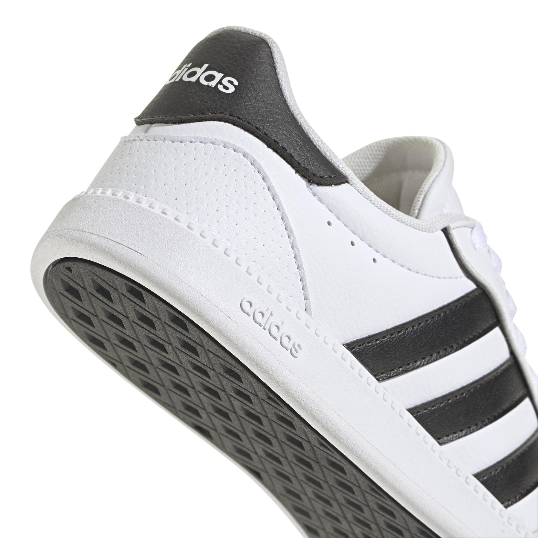 a/d/adidas_ih5426_8_footwear_photography_detail_view_1_white.jpg