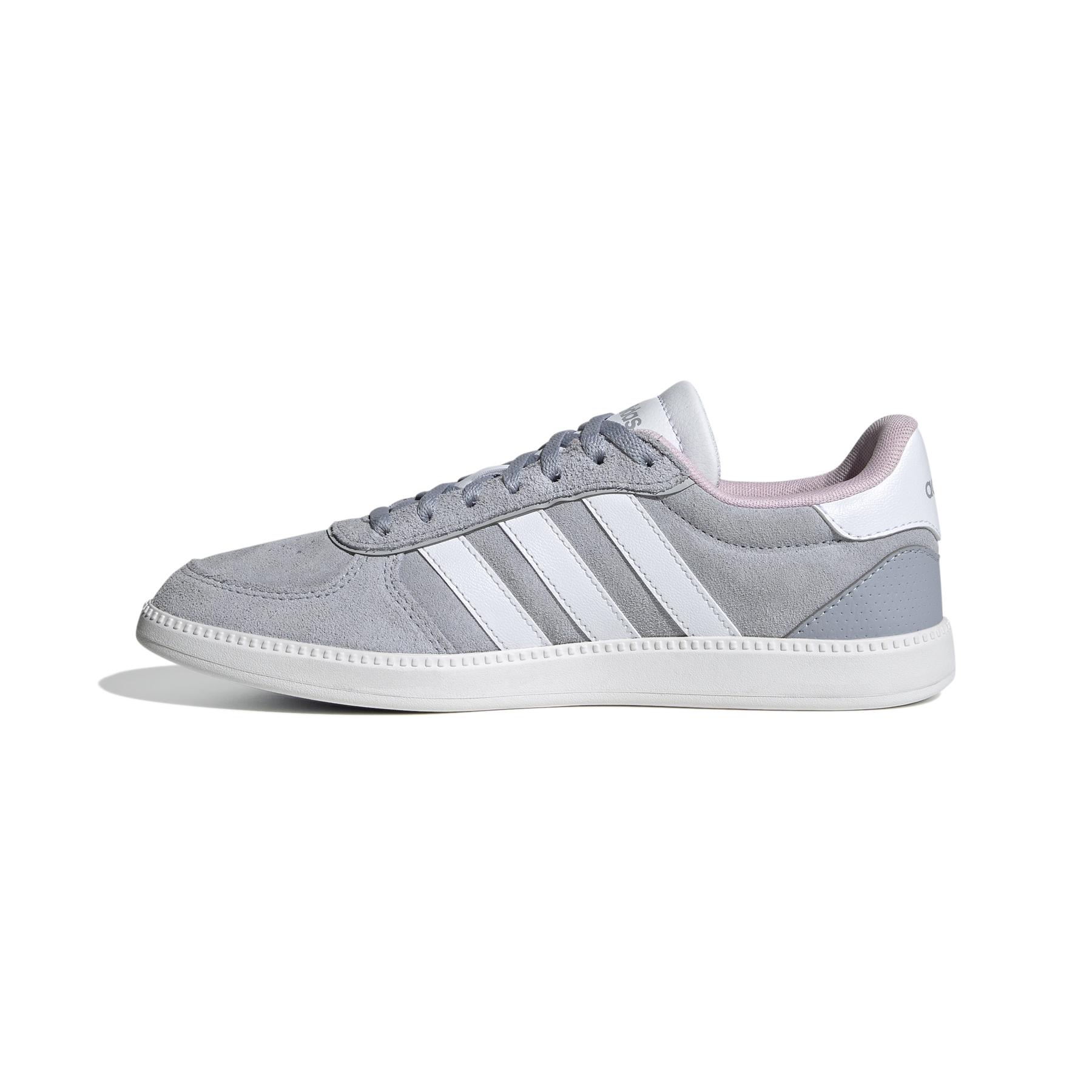 a/d/adidas_ih5465_5_footwear_photography_side_medial_center_view_white.jpg