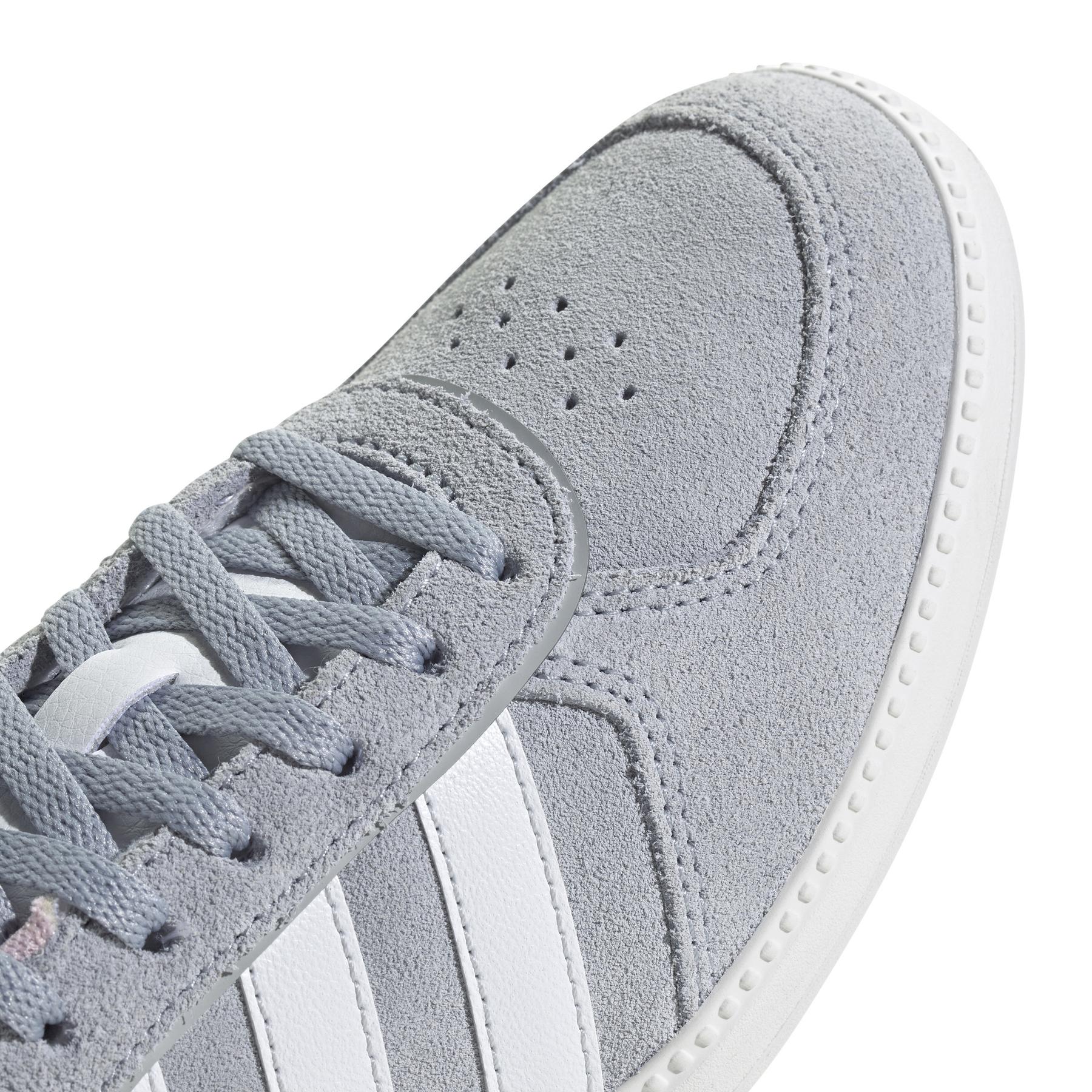 a/d/adidas_ih5465_8_footwear_photography_detail_view_1_white.jpg