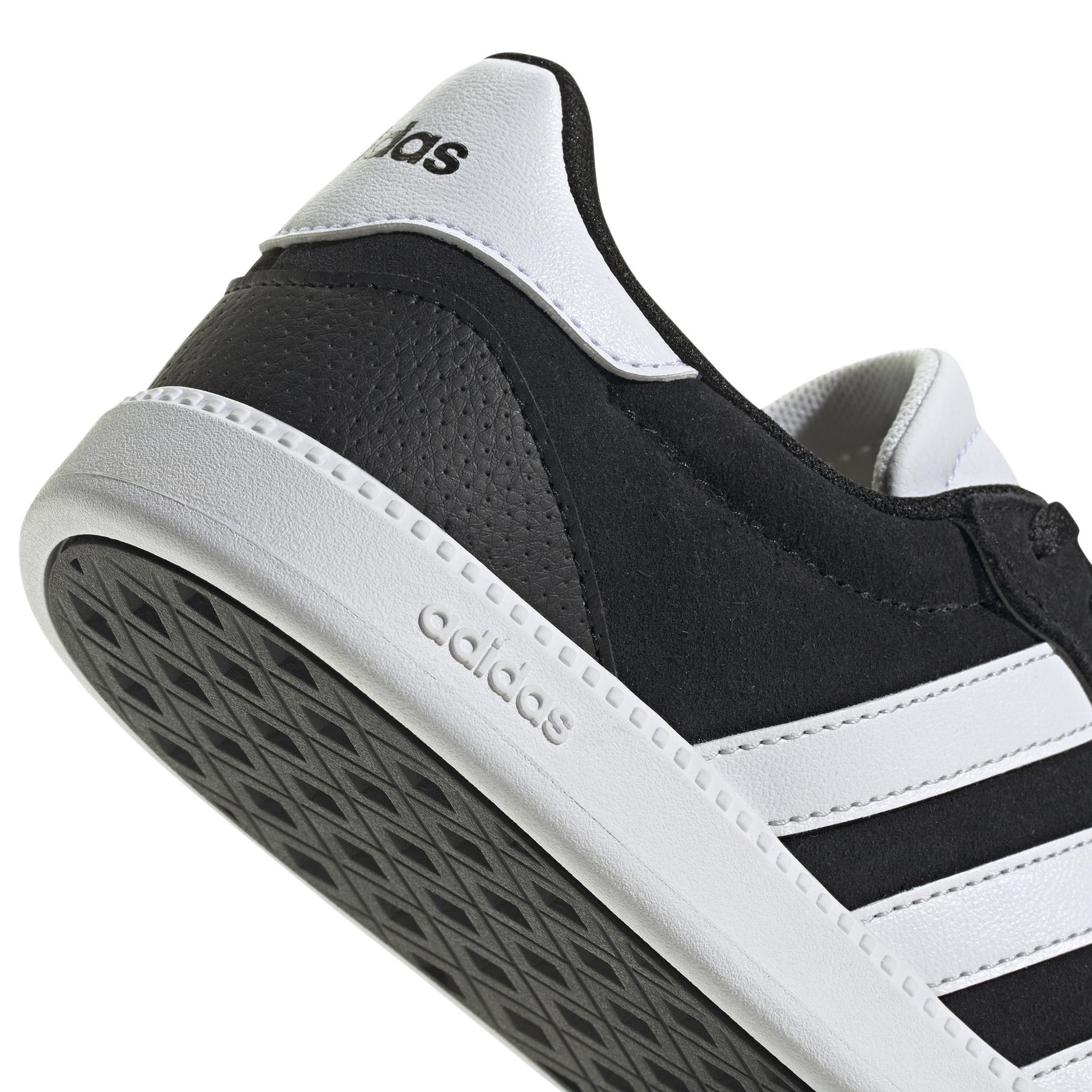 a/d/adidas_ih5466_9_footwear_photography_detail_view_2_whiterep2.jpg