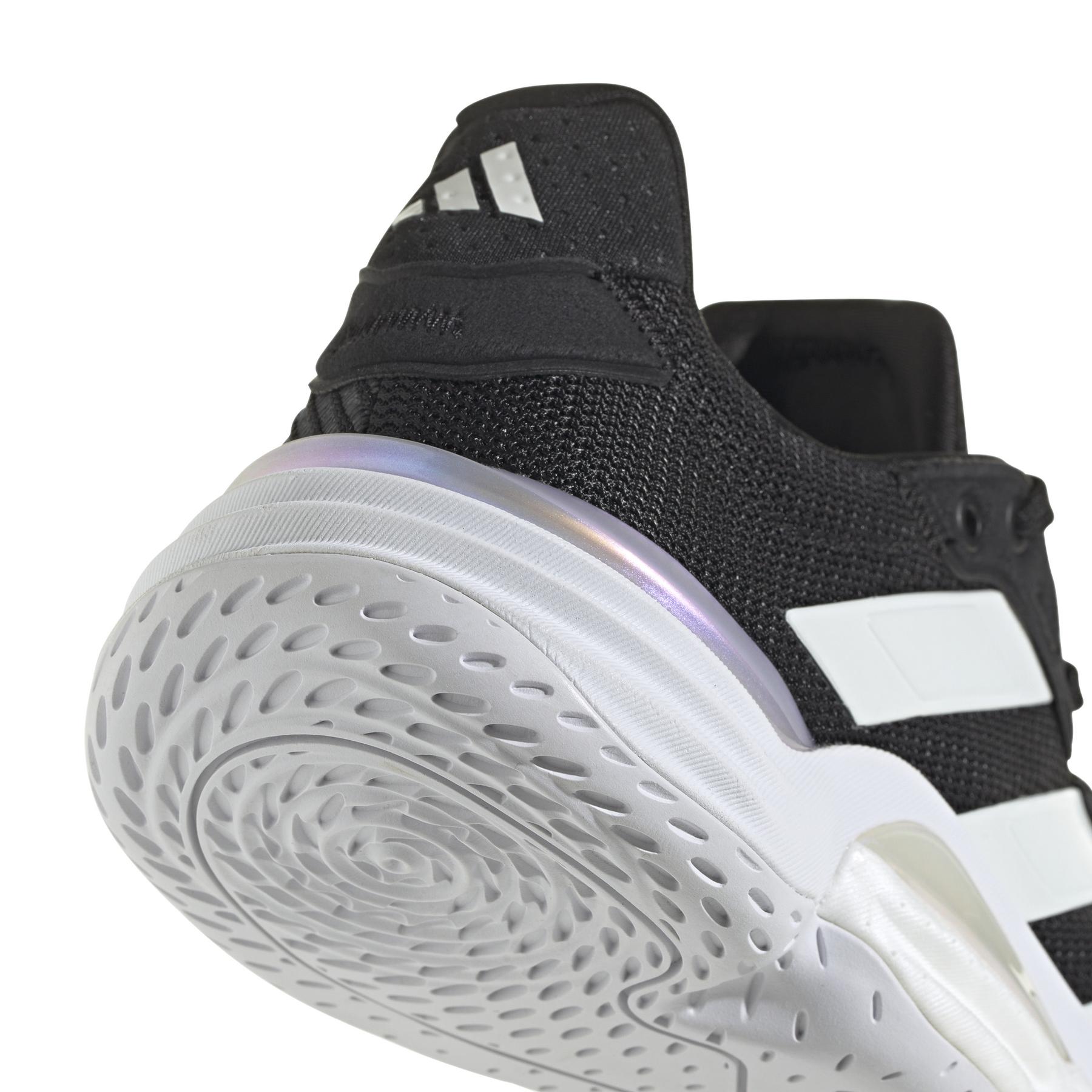a/d/adidas_ih5556_8_footwear_photography_detail_view_1_white.jpg
