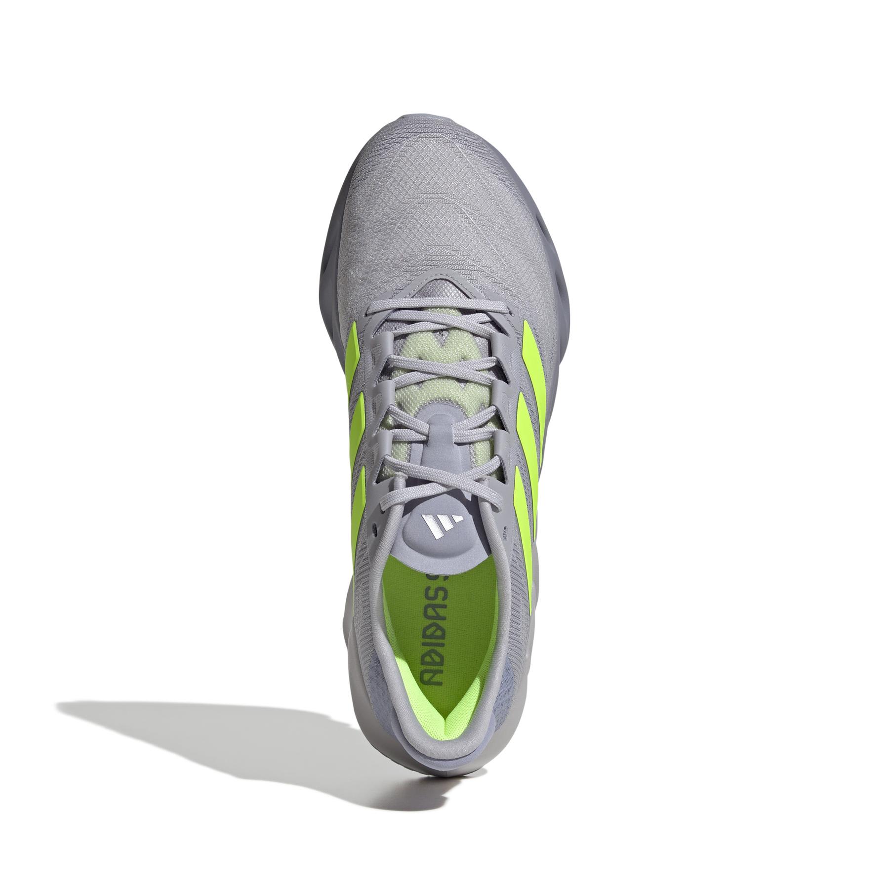 product/a/d/adidas_ih5729_3_footwear_photography_top_portrait_view_white-nw091625.jpg