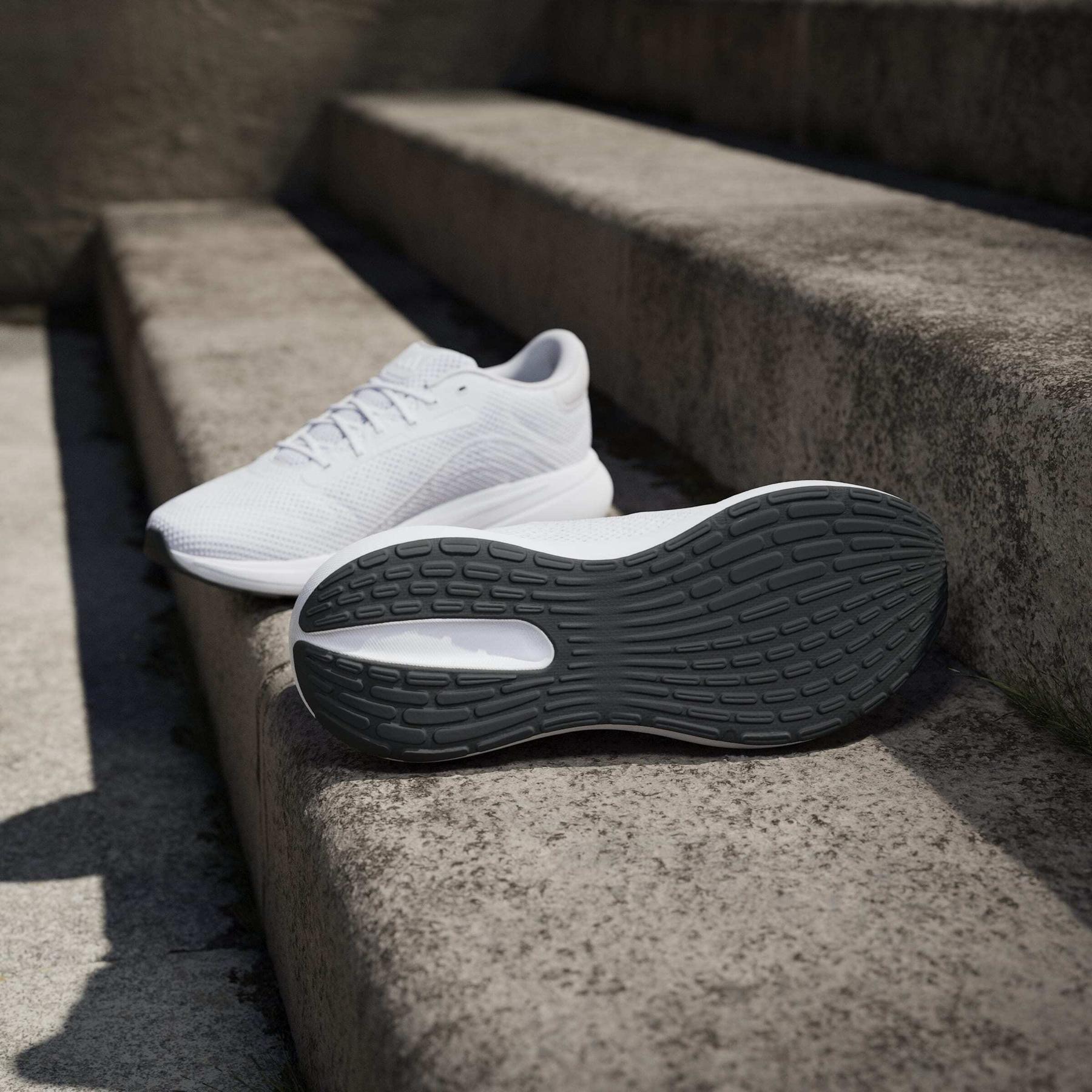product/a/d/adidas_ih6101_17_footwear_photography_heromrktng_view_4-nw091625.jpg