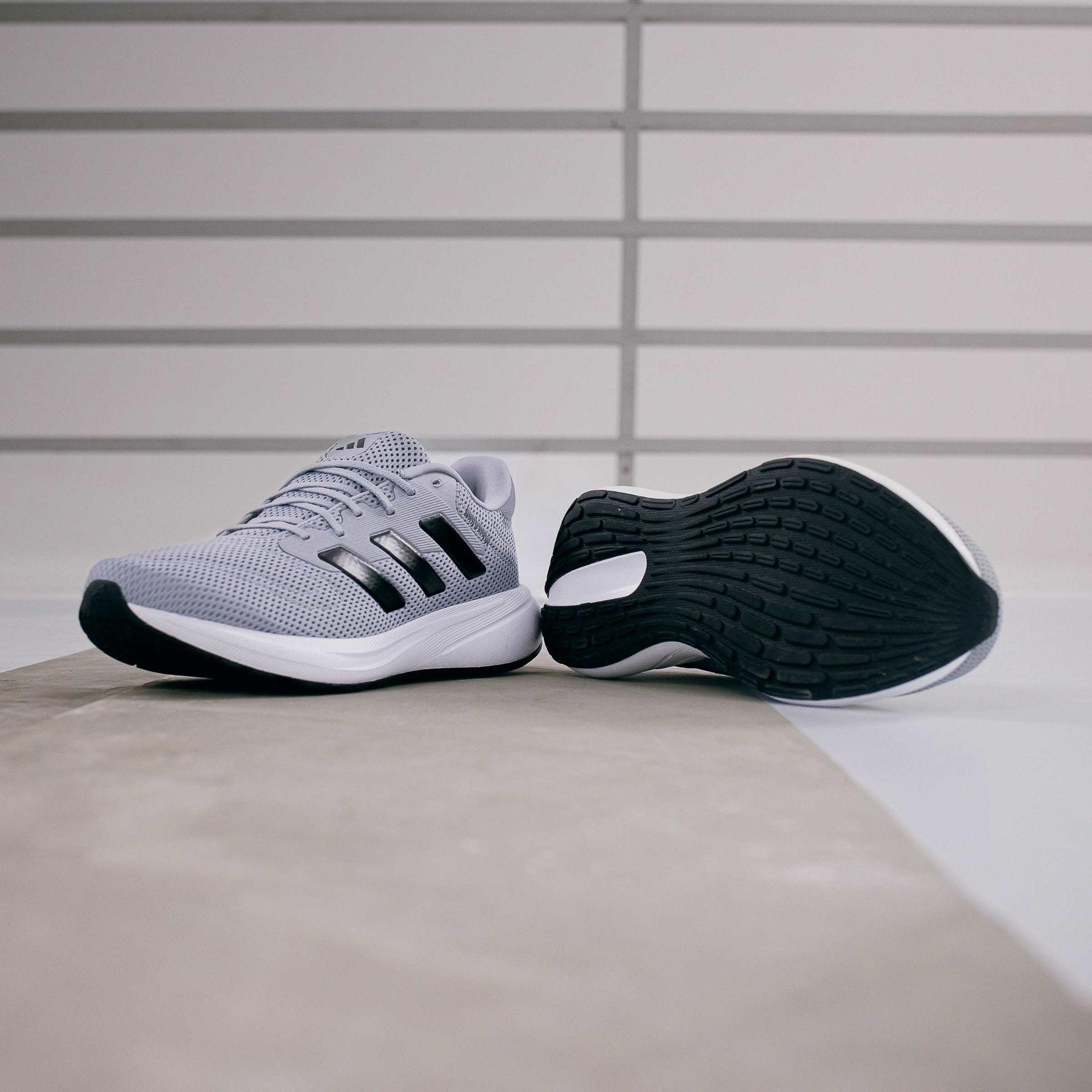 product/a/d/adidas_ih6102_14_footwear_photography_heromrktng_view_3-nw091625.jpg