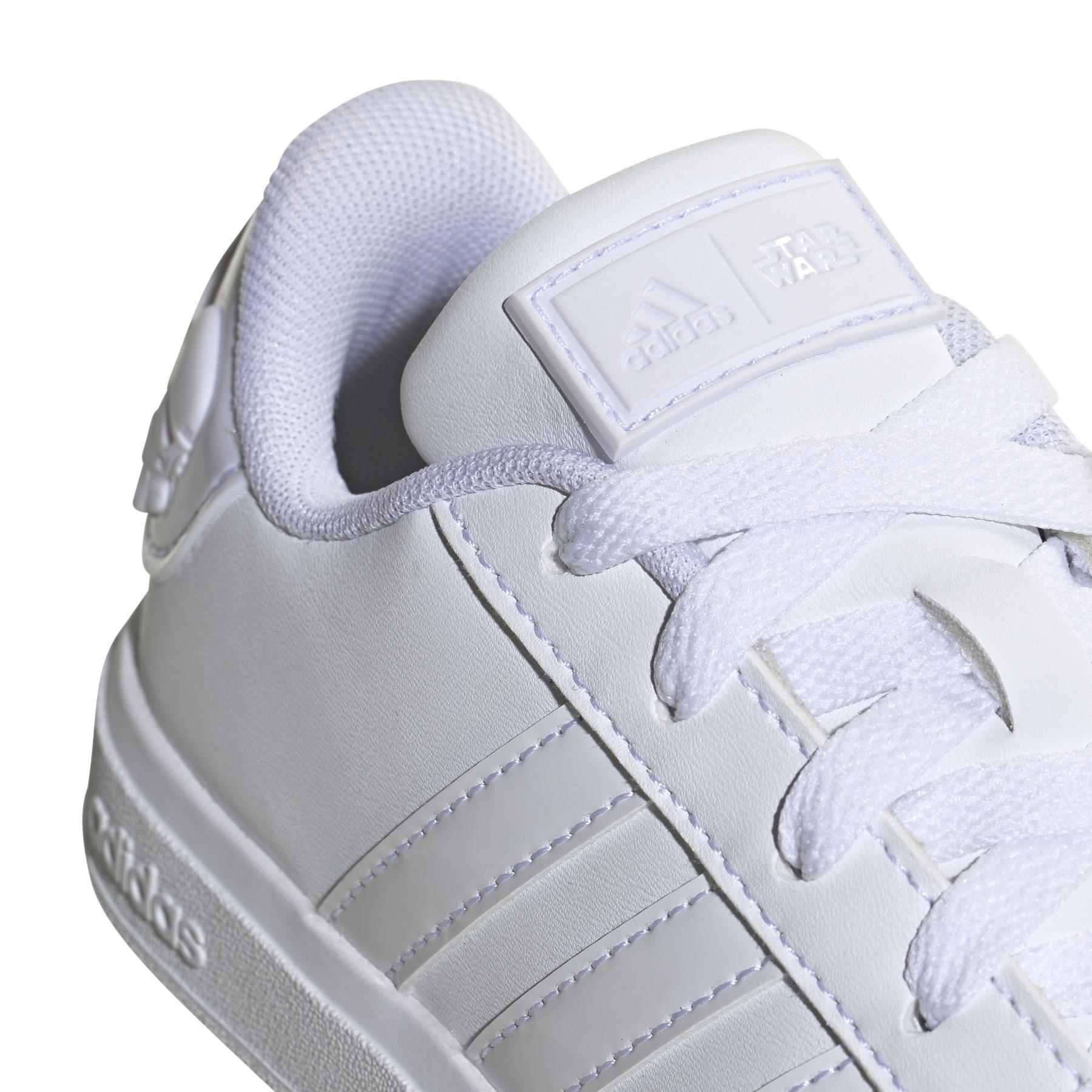 a/d/adidas_ih7532_8_footwear_photography_detail_view_1_white.jpg