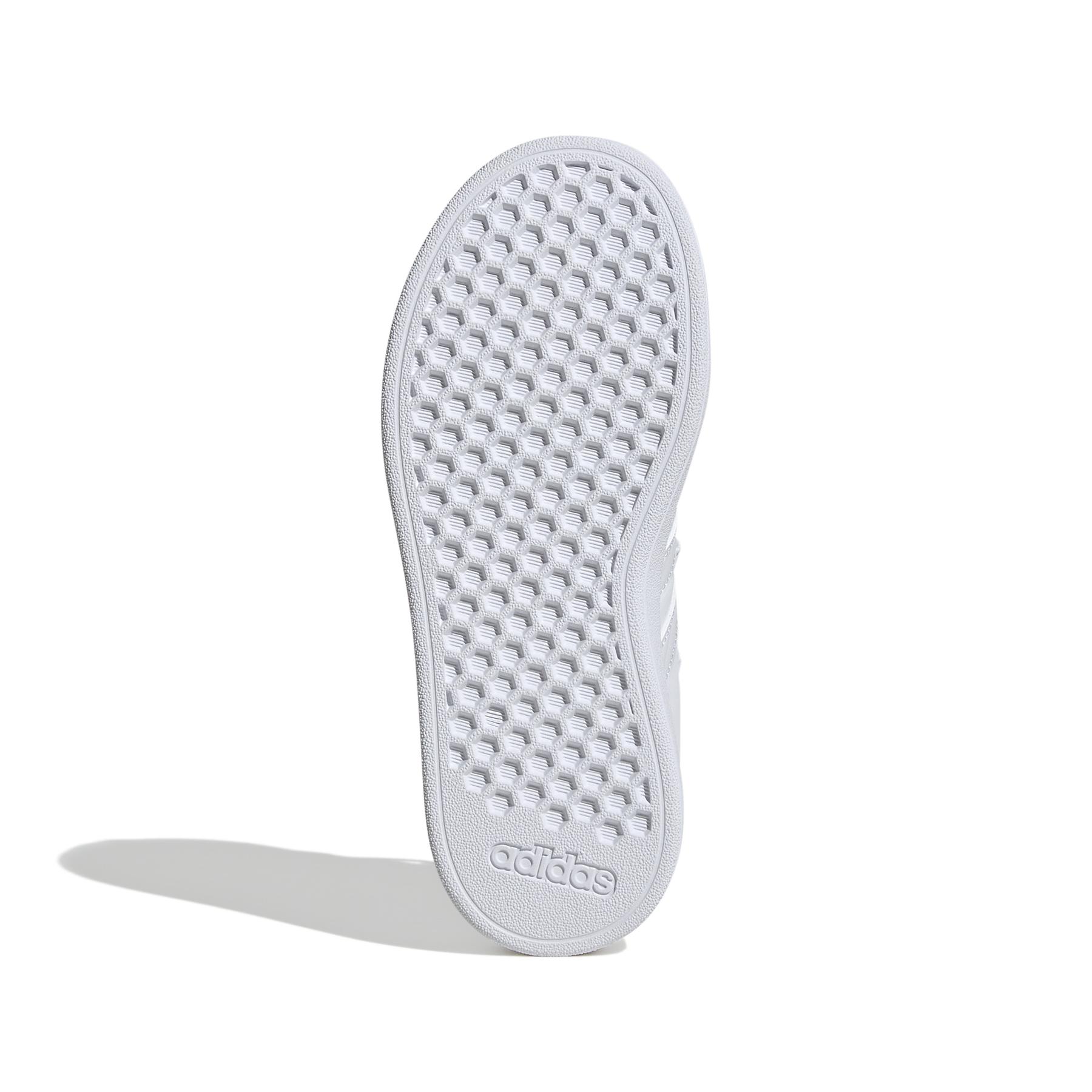 product/a/d/adidas_ih7576_4_footwear_photography_bottom_view_white.jpg