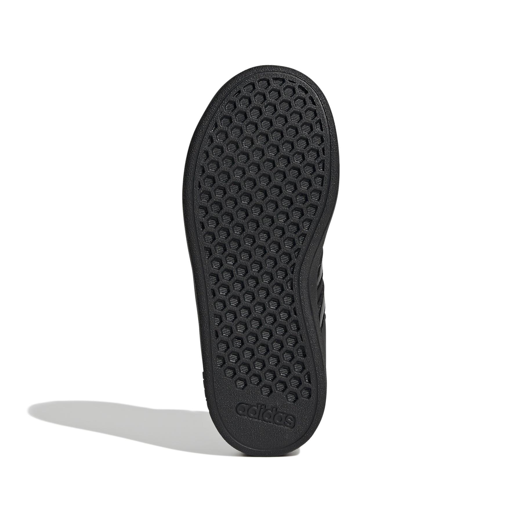 product/a/d/adidas_ih7577_4_footwear_photography_bottom_view_white.jpg