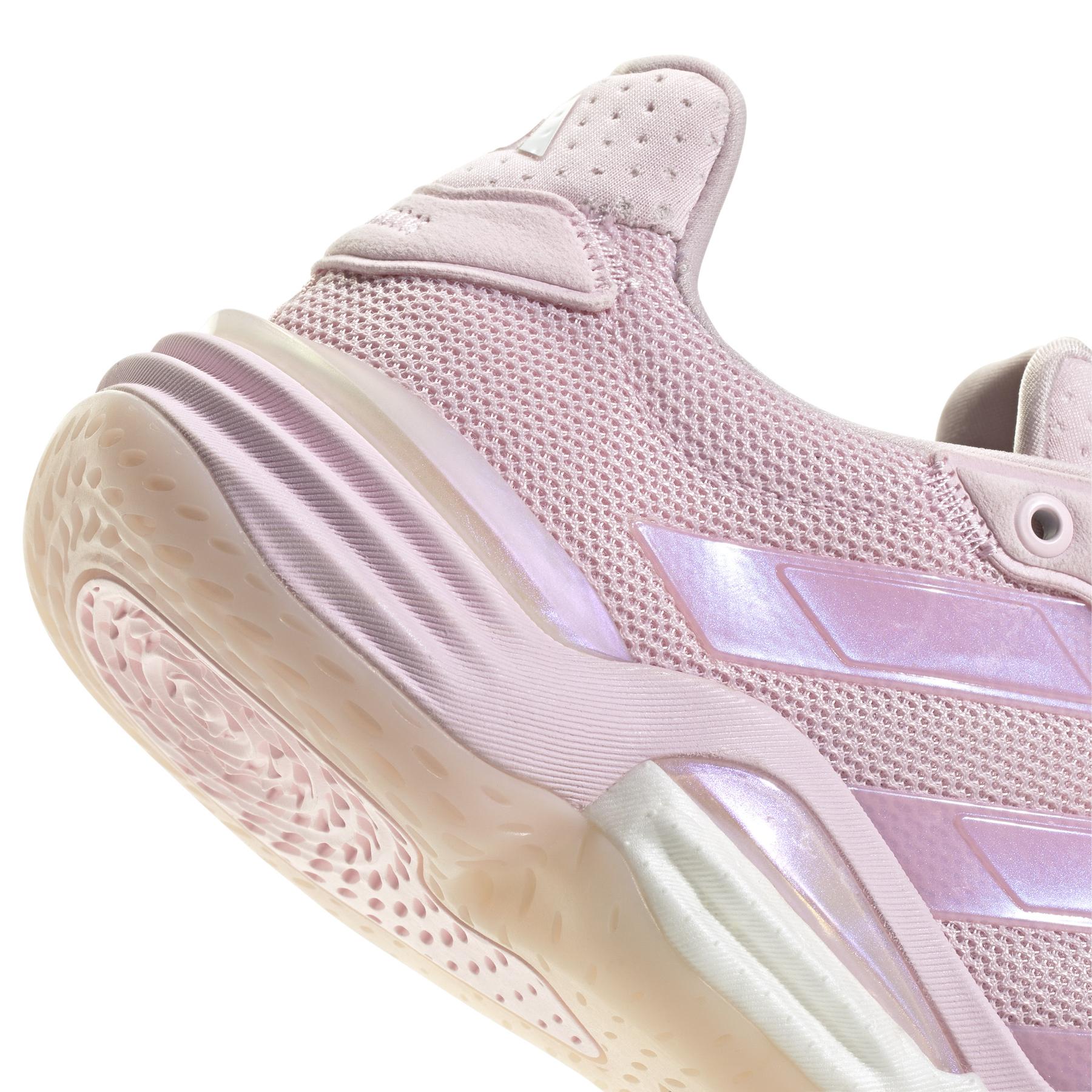 a/d/adidas_ih8117_9_footwear_photography_detail_view_2_white.jpg