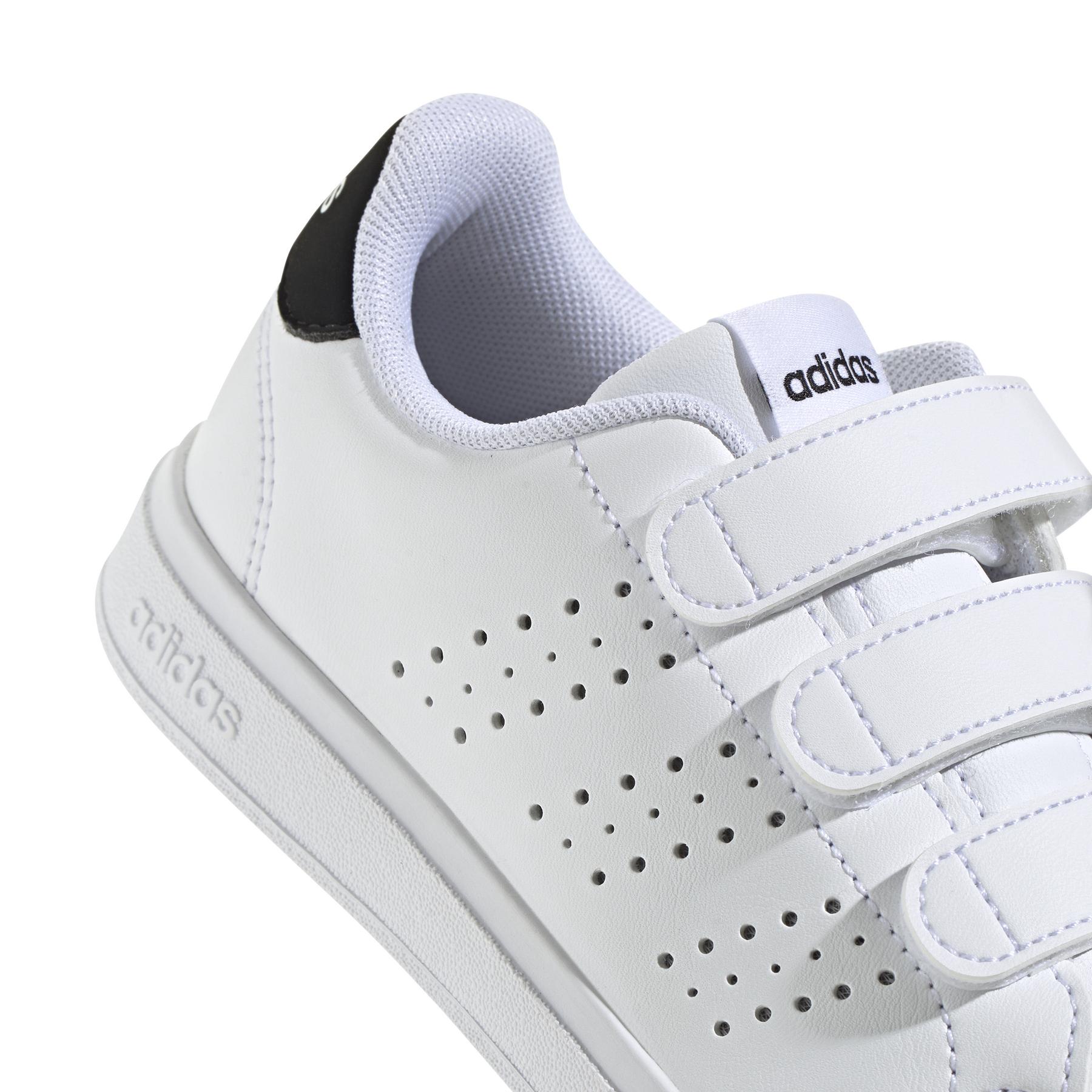product/a/d/adidas_ih8122_9_footwear_photography_detail_view_2_white.jpg