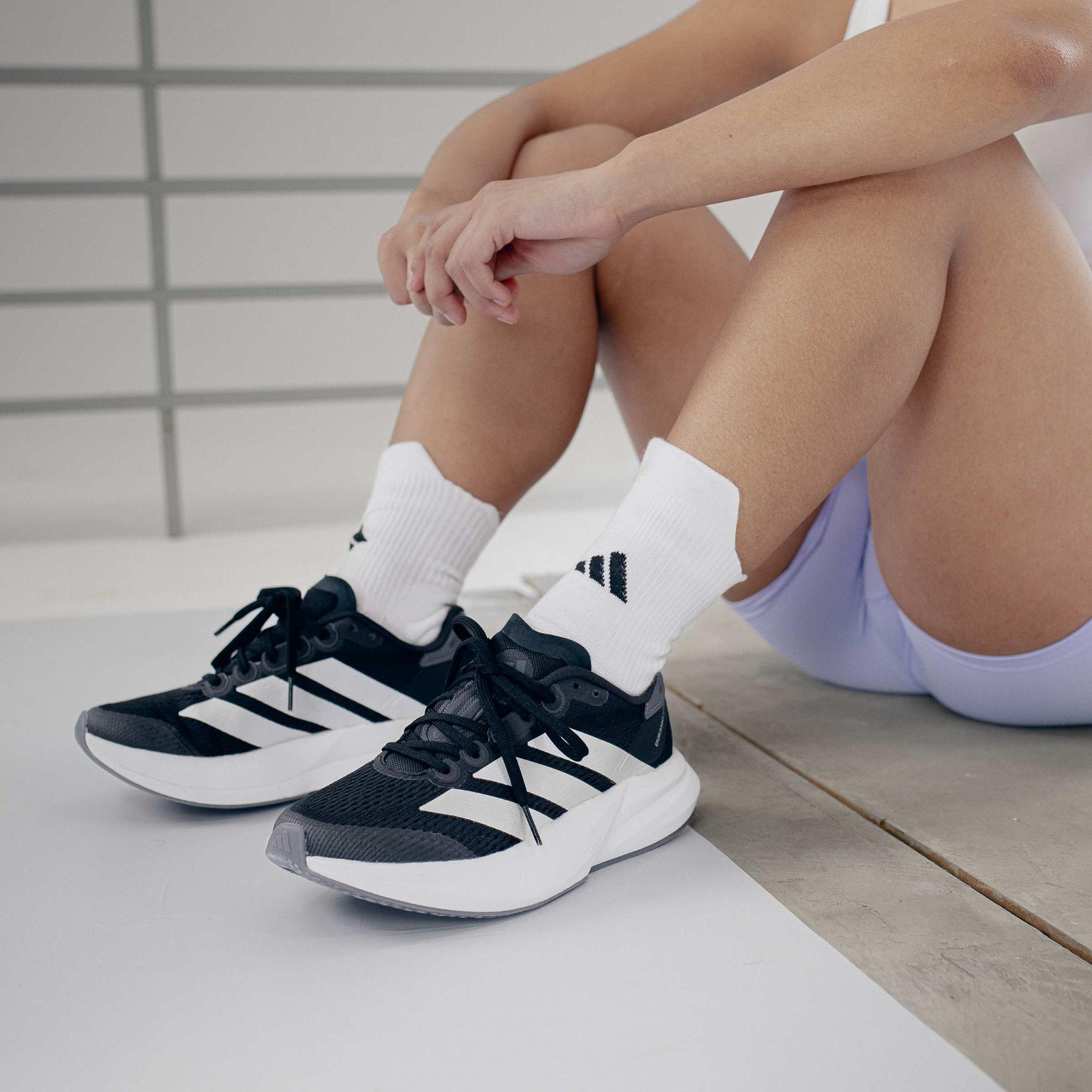 product/a/d/adidas_ih8201_28_footwear_photography_heromrktng_view_5-nw091625.jpg