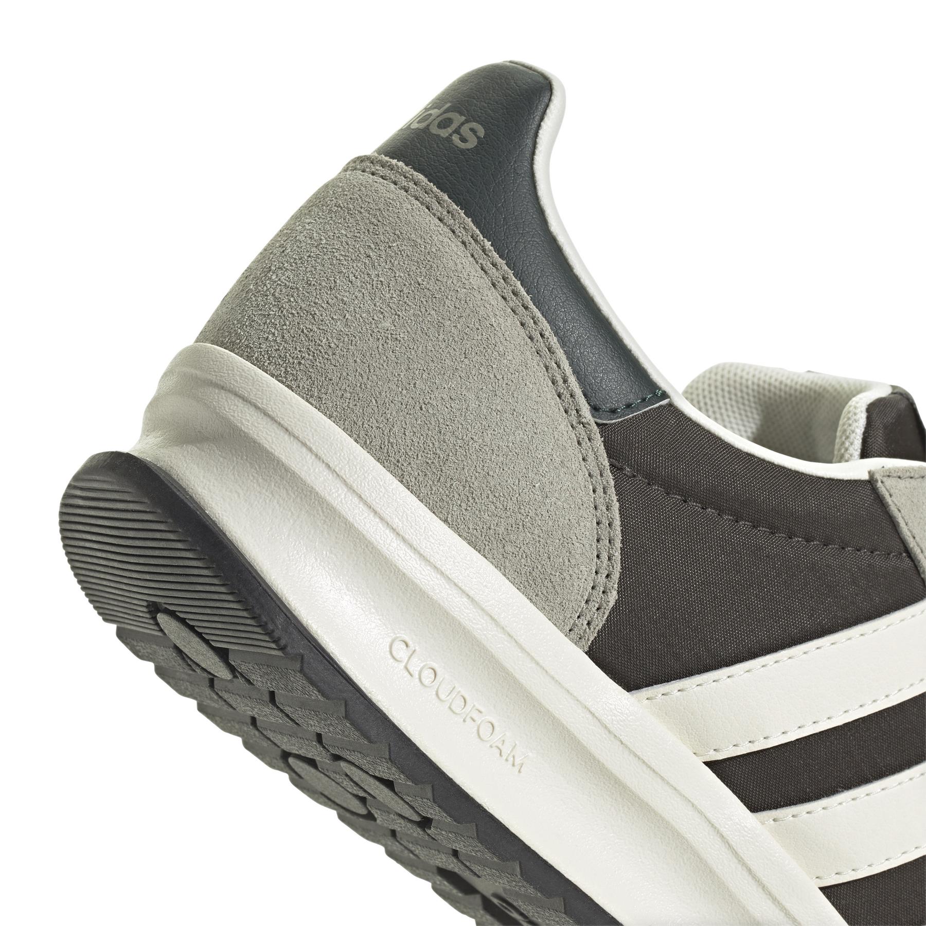 a/d/adidas_ih8587_8_footwear_photography_detail_view_1_white.jpg