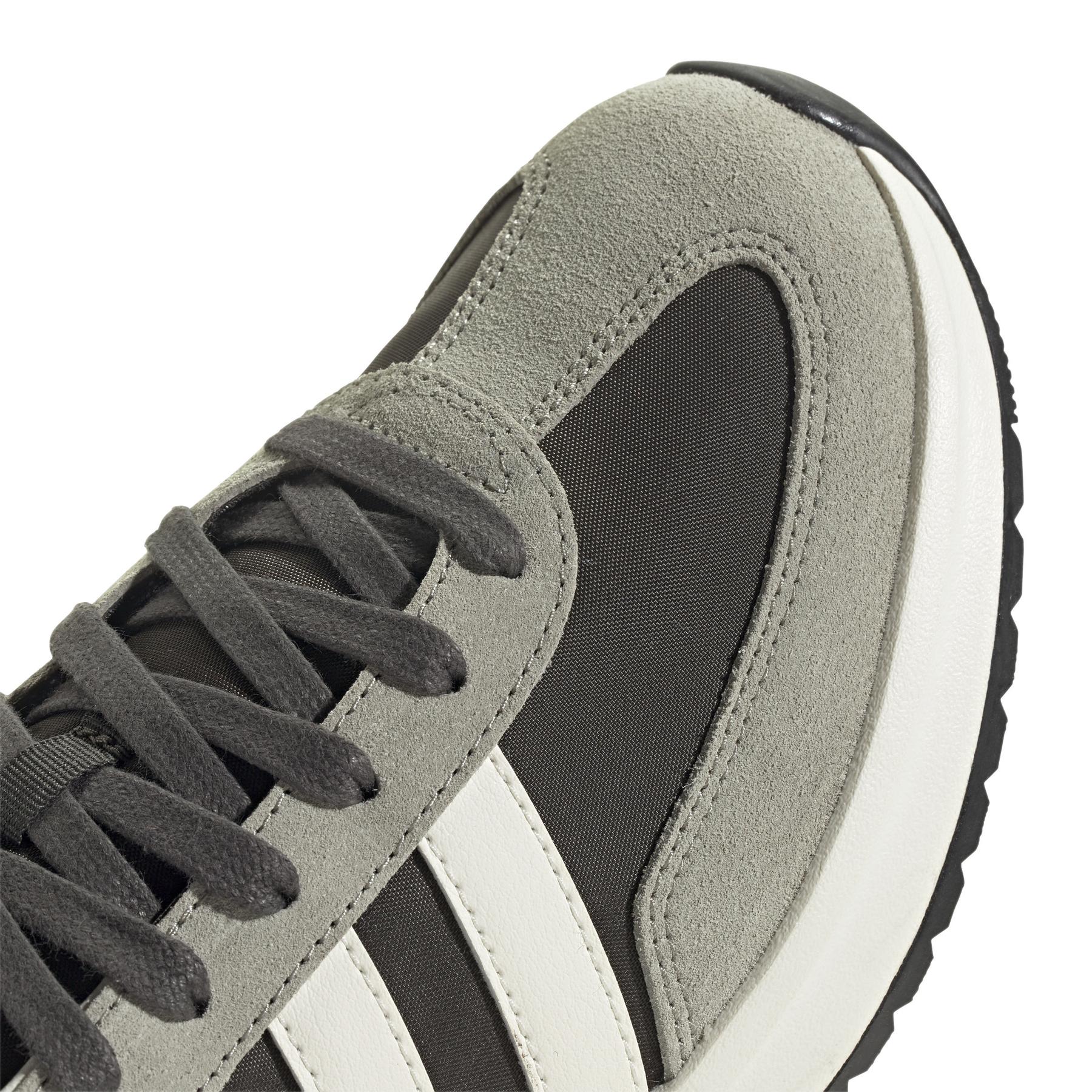 a/d/adidas_ih8587_9_footwear_photography_detail_view_2_white.jpg