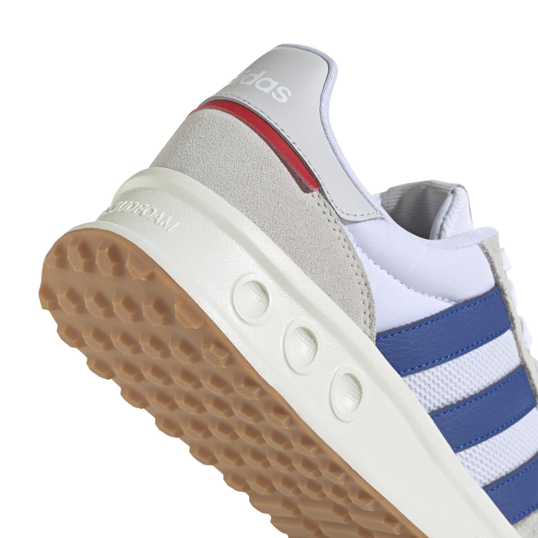 product/a/d/adidas_ih8621_8_footwear_photography_detail_view_1_white.jpg