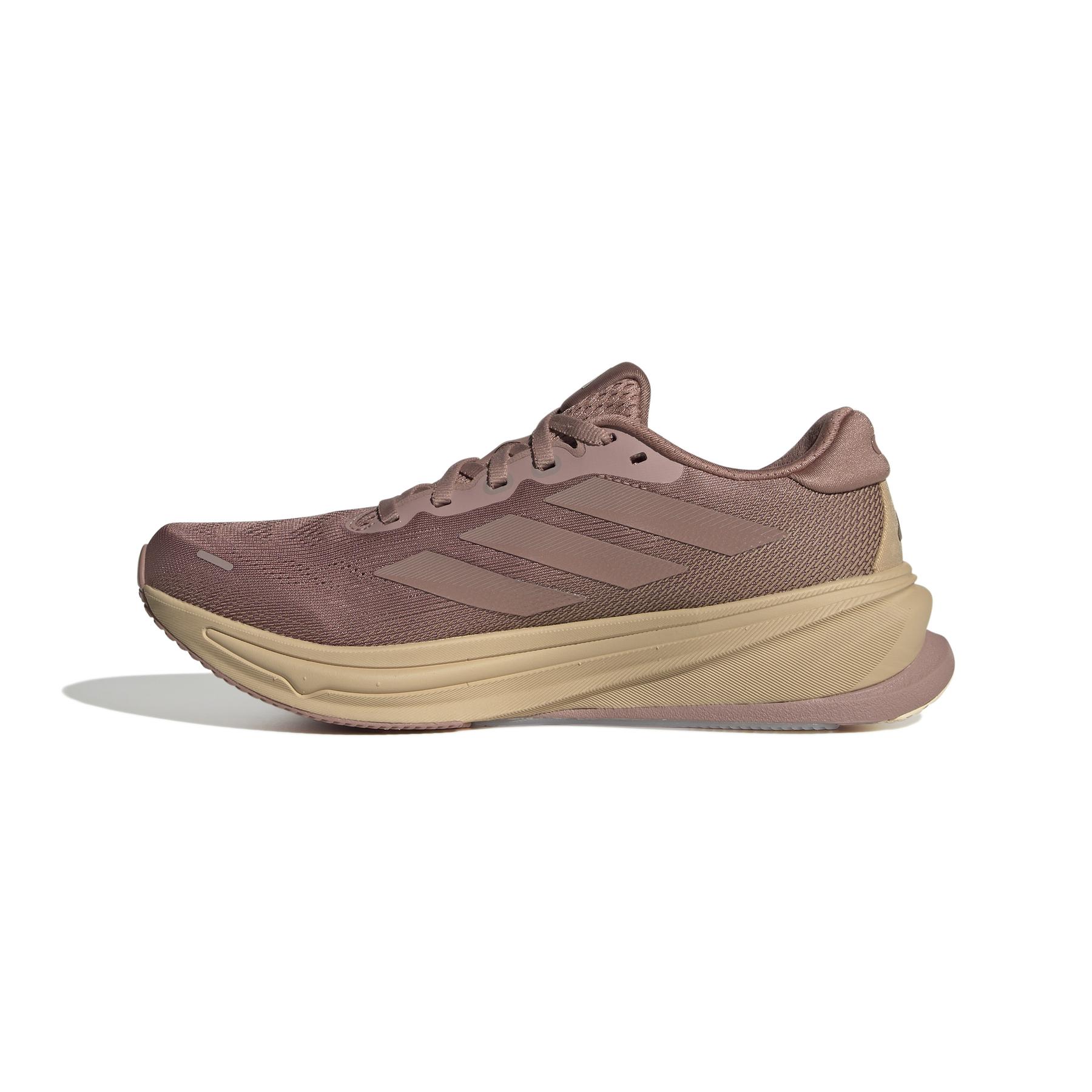 a/d/adidas_ih8700_5_footwear_photography_side_medial_center_view_white.jpg
