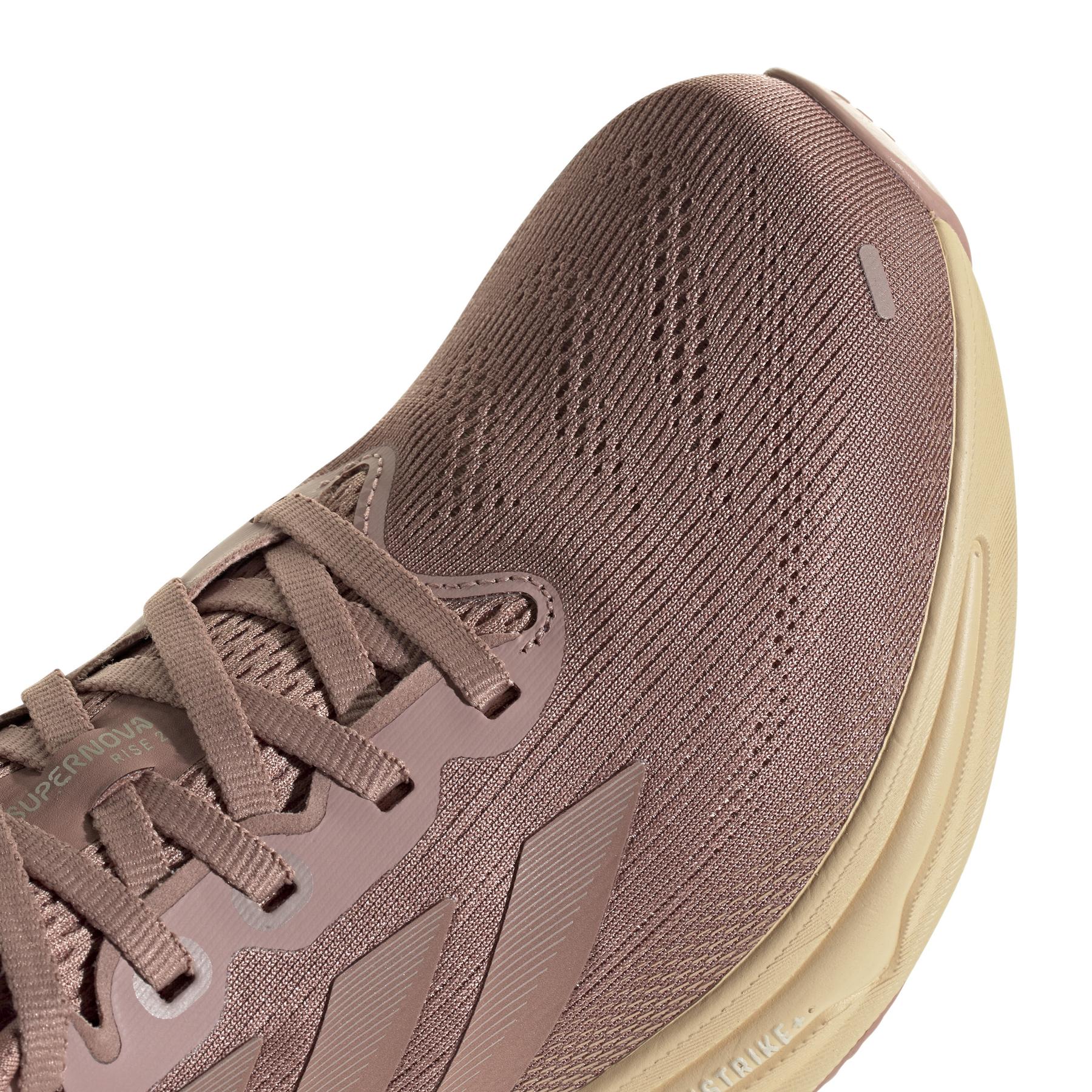 a/d/adidas_ih8700_8_footwear_photography_detail_view_1_white.jpg