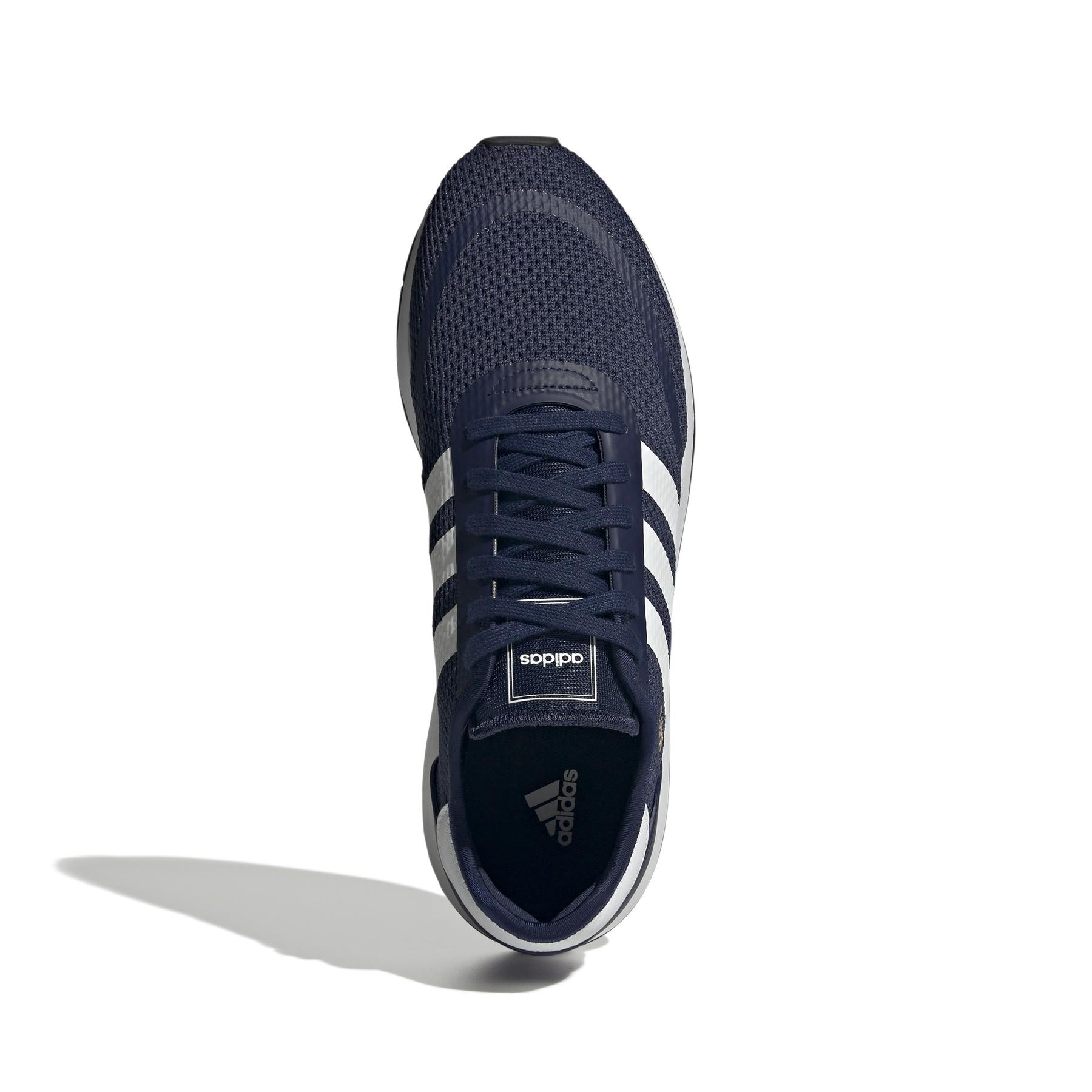 a/d/adidas_ih8873_3_footwear_photography_top_portrait_view_white.jpg