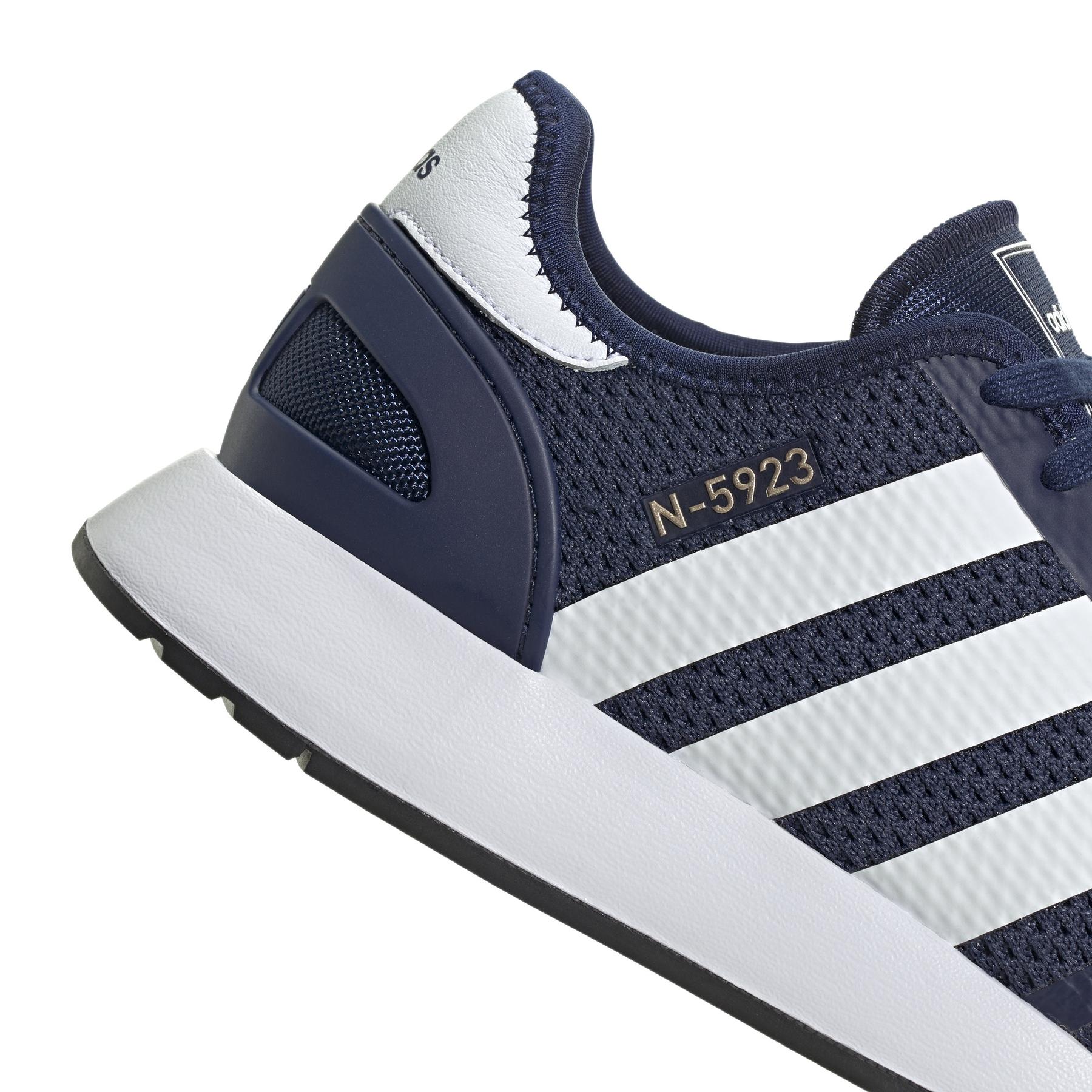 a/d/adidas_ih8873_8_footwear_photography_detail_view_1_white.jpg