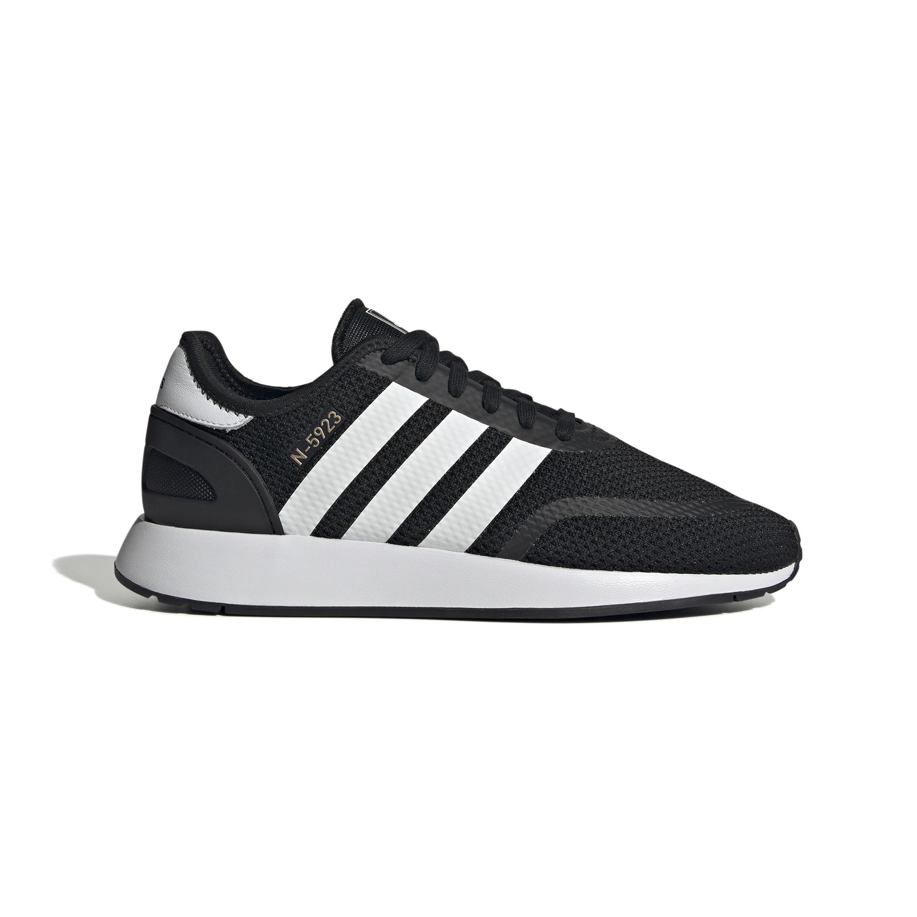 product/a/d/adidas_ih8875_1_footwear_photography_side_lateral_center_view_white-nw052424.jpg