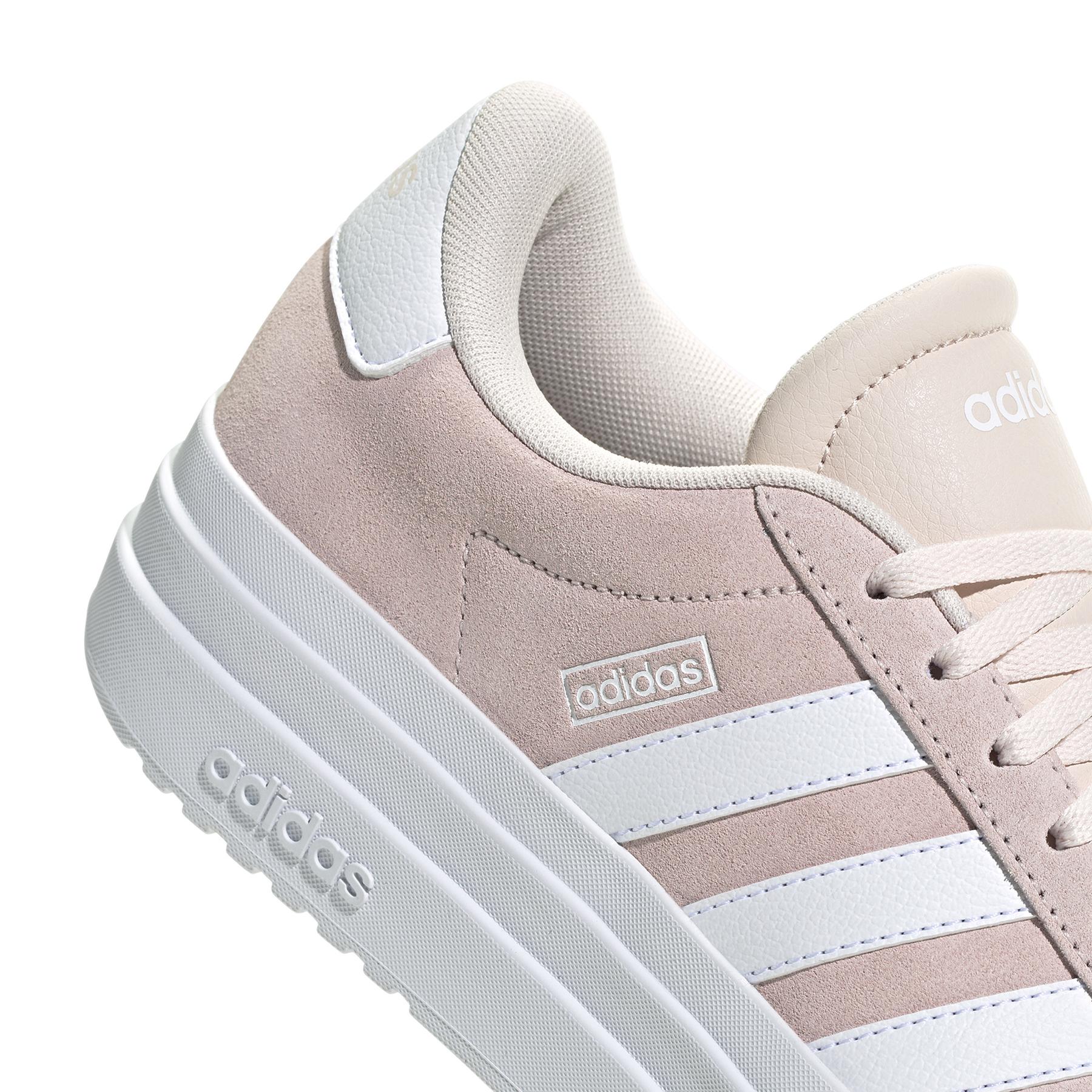 a/d/adidas_ih9996_8_footwear_photography_detail_view_1_white.jpg