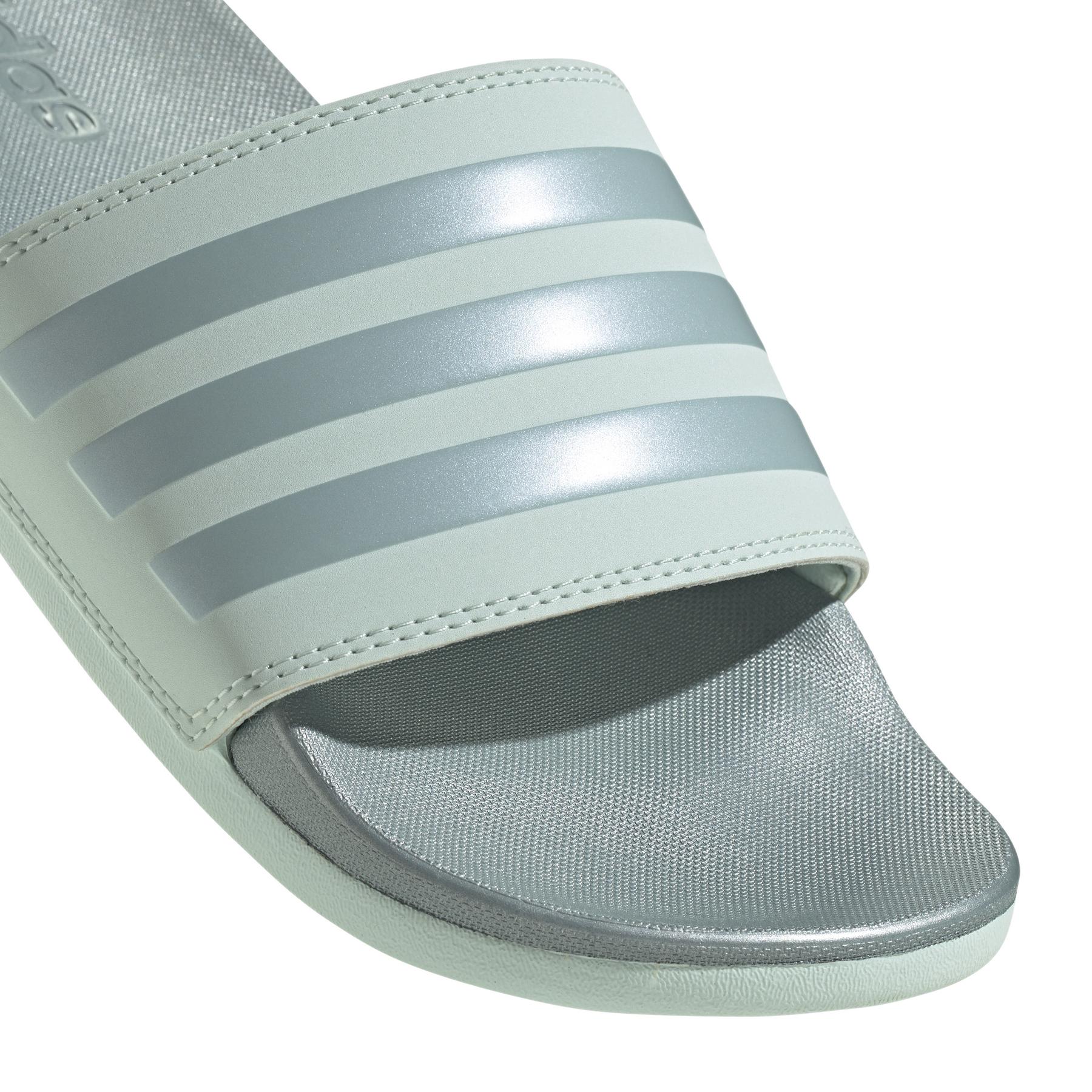 a/d/adidas_ii0011_8_footwear_photography_detail_view_1_white.jpg