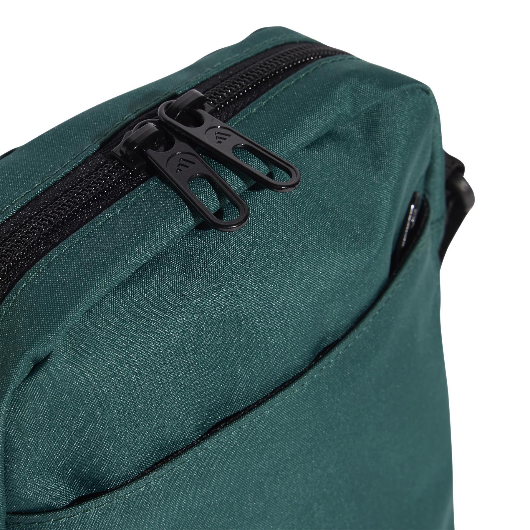 product/a/d/adidas_in6129_cgreen-black_6.jpg