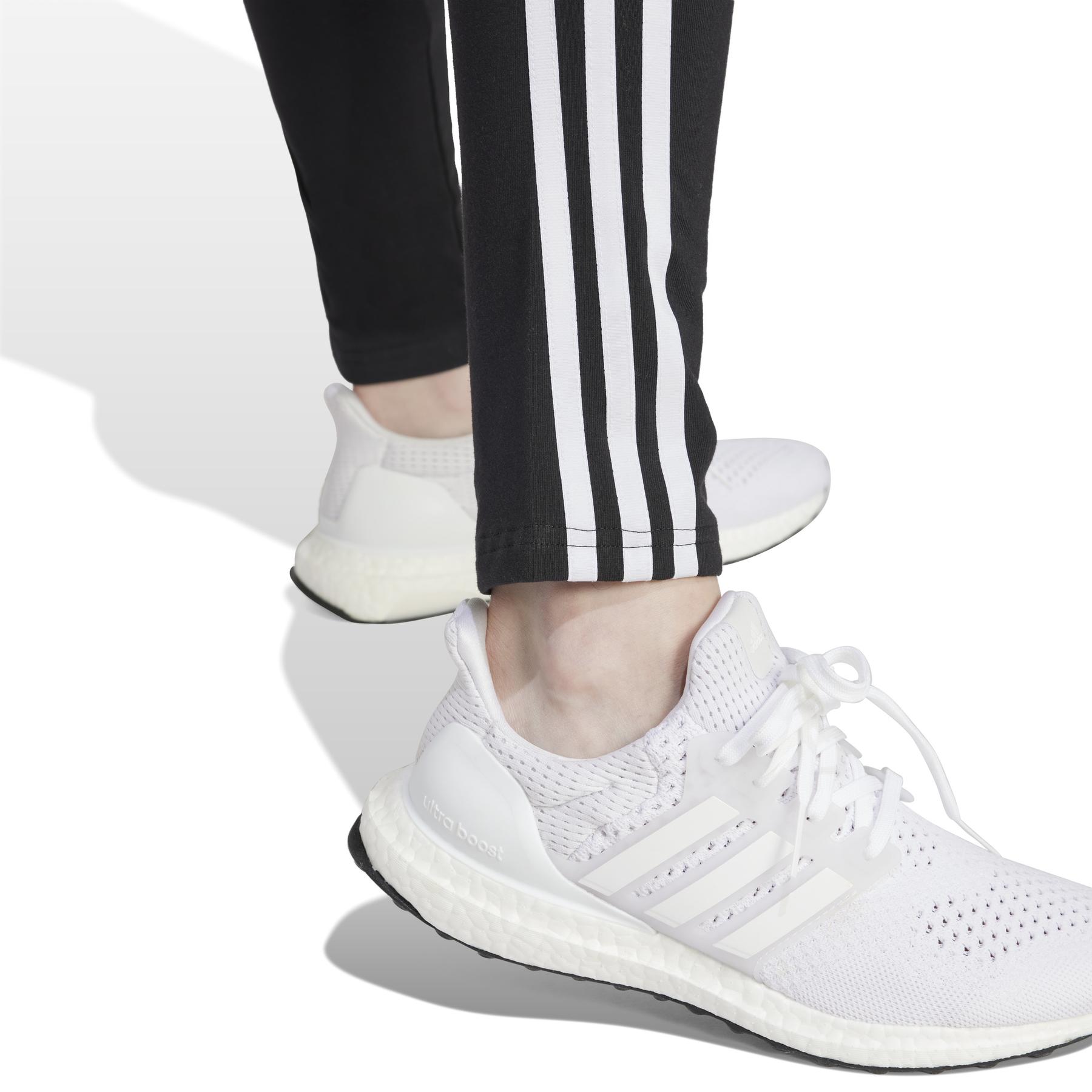 product/a/d/adidas_ip1570_7_apparel_on_model_detail_view_2_white-nw052224.jpg