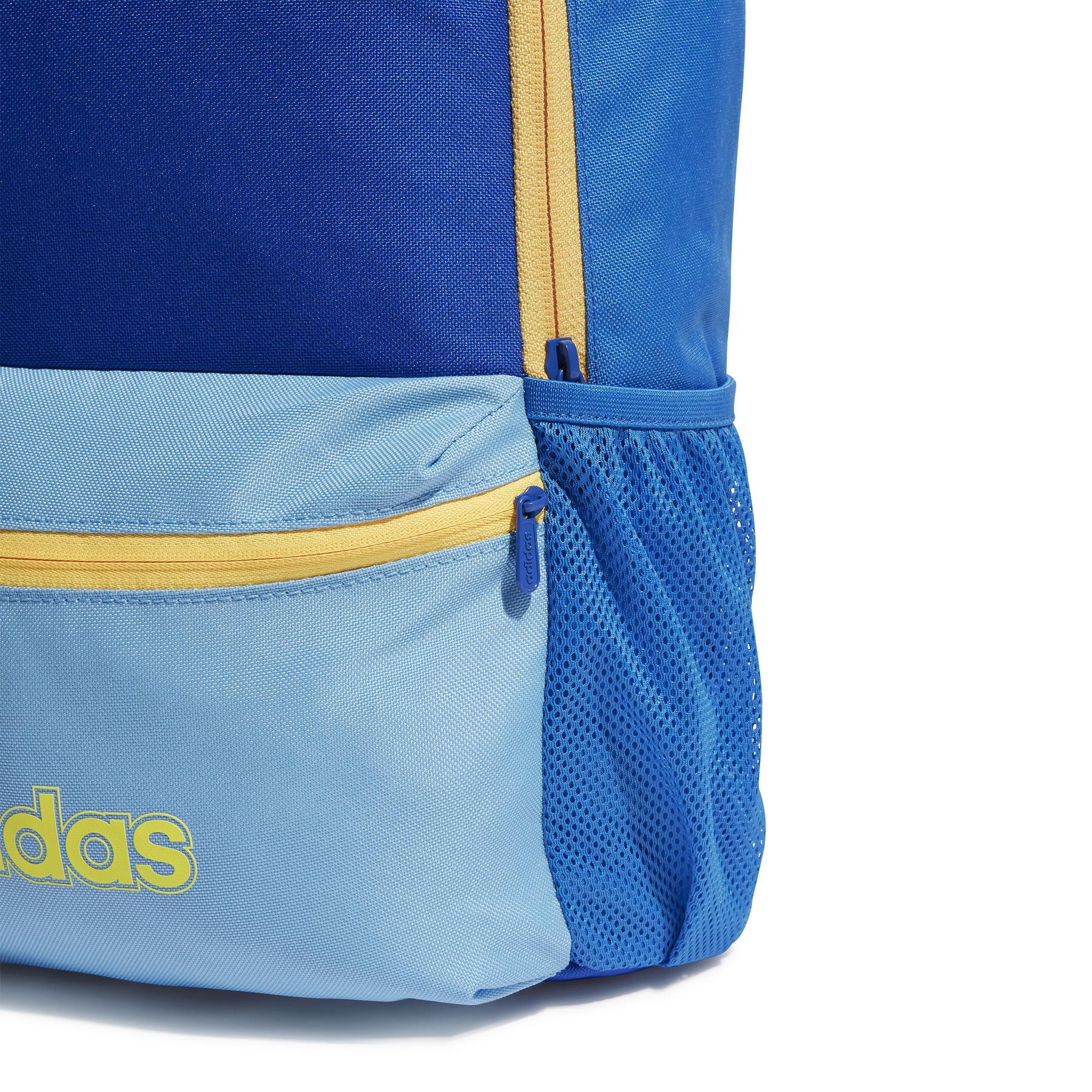 product/a/d/adidas_ir9752_4_hardware_photography_detail_view_1_white.jpg