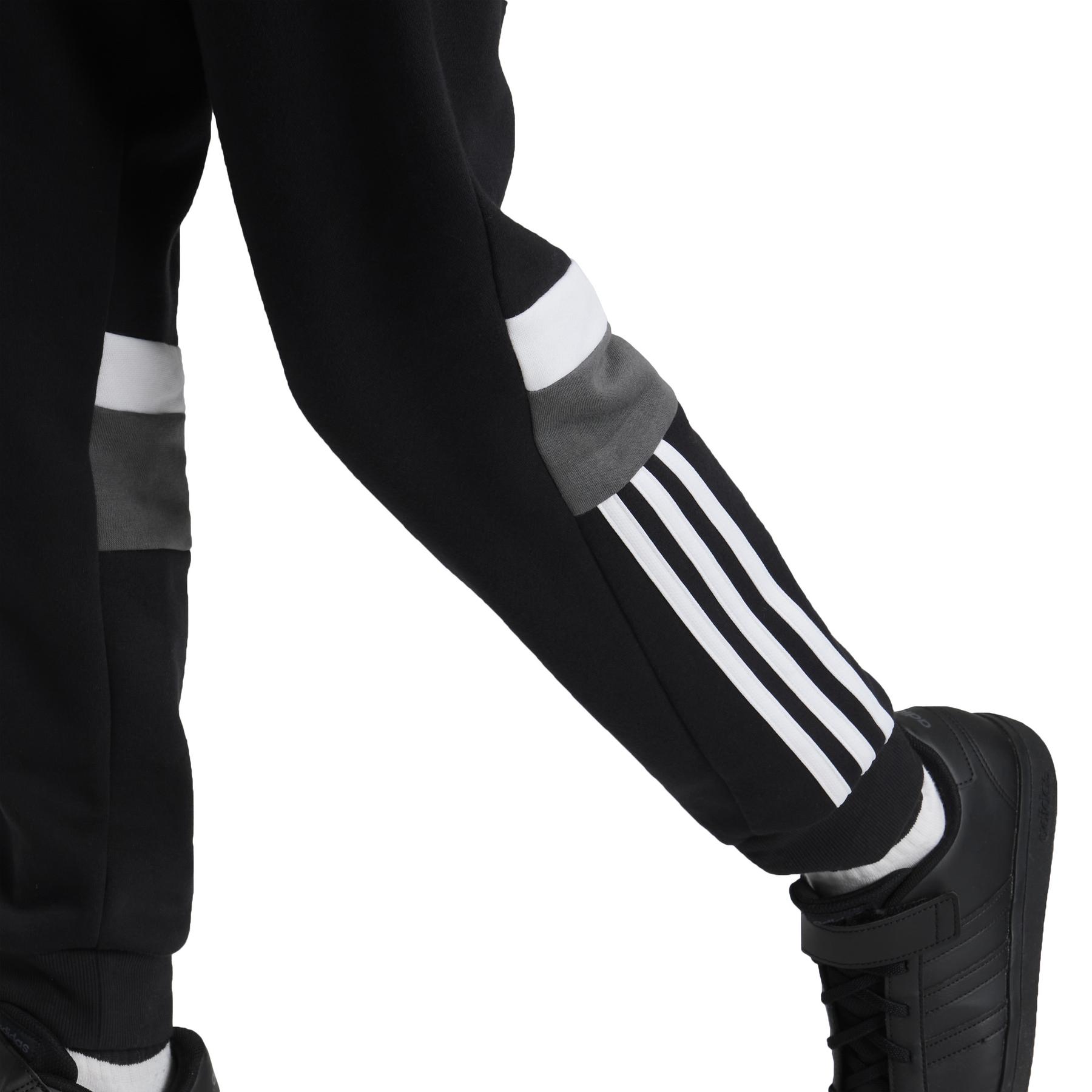 product/a/d/adidas_is2531_9_apparel_on_model_detail_view_2_white.jpg