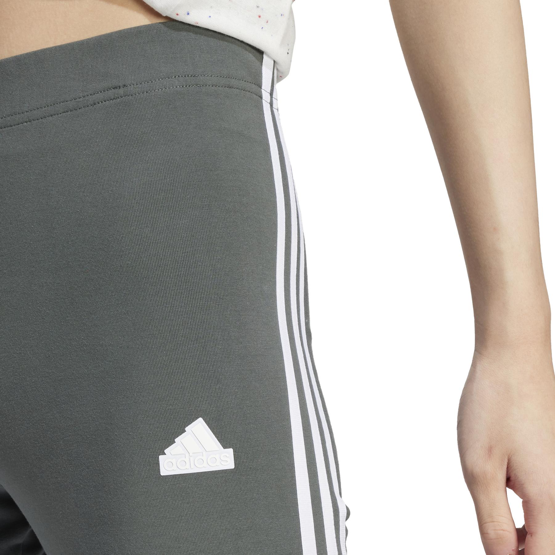 product/a/d/adidas_is3610_6_apparel_on_model_detail_view_1_white.jpg