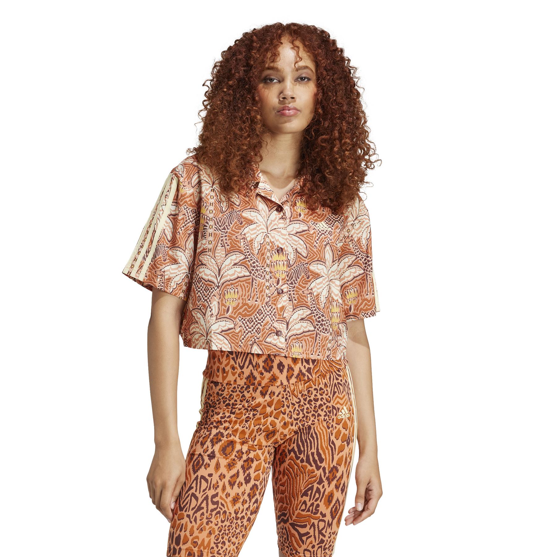 a/d/adidas_iw5185_3_apparel_on_model_standard_view_white.jpg