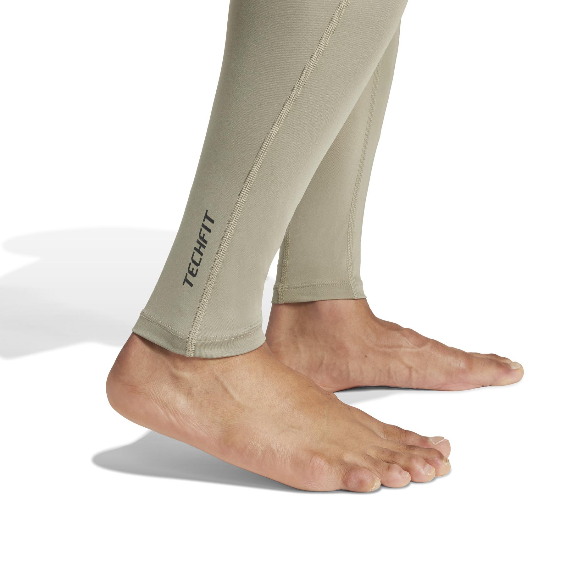 product/a/d/adidas_iw5836_7_apparel_on_model_detail_view_2_white-nw112824.jpg