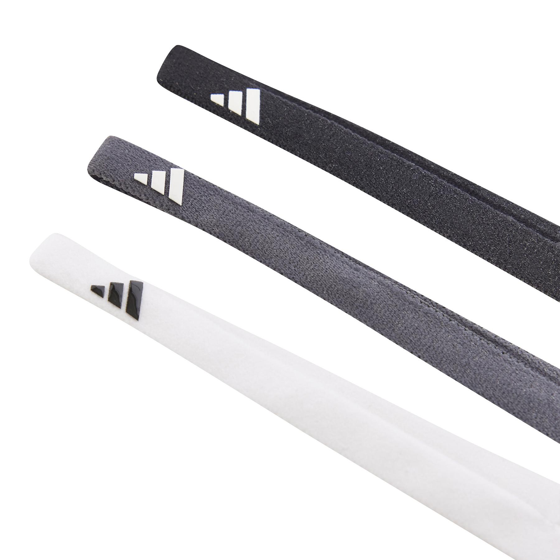 a/d/adidas_iy7788_3_hardware_photography_detail_view_2_white.jpg