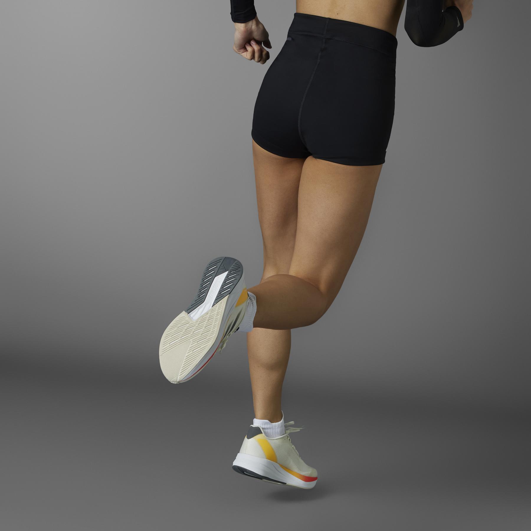 product/a/d/adidas_iy7847_10_apparel_photography_heromrktng_view_3.jpg