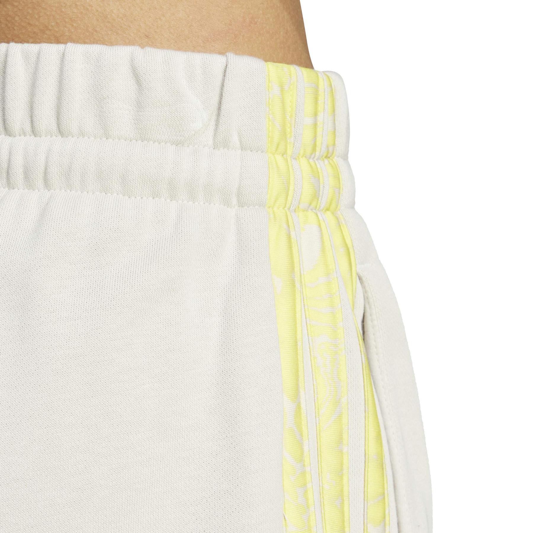 a/d/adidas_jd1177_6_apparel_on_model_detail_view_2_white.jpg