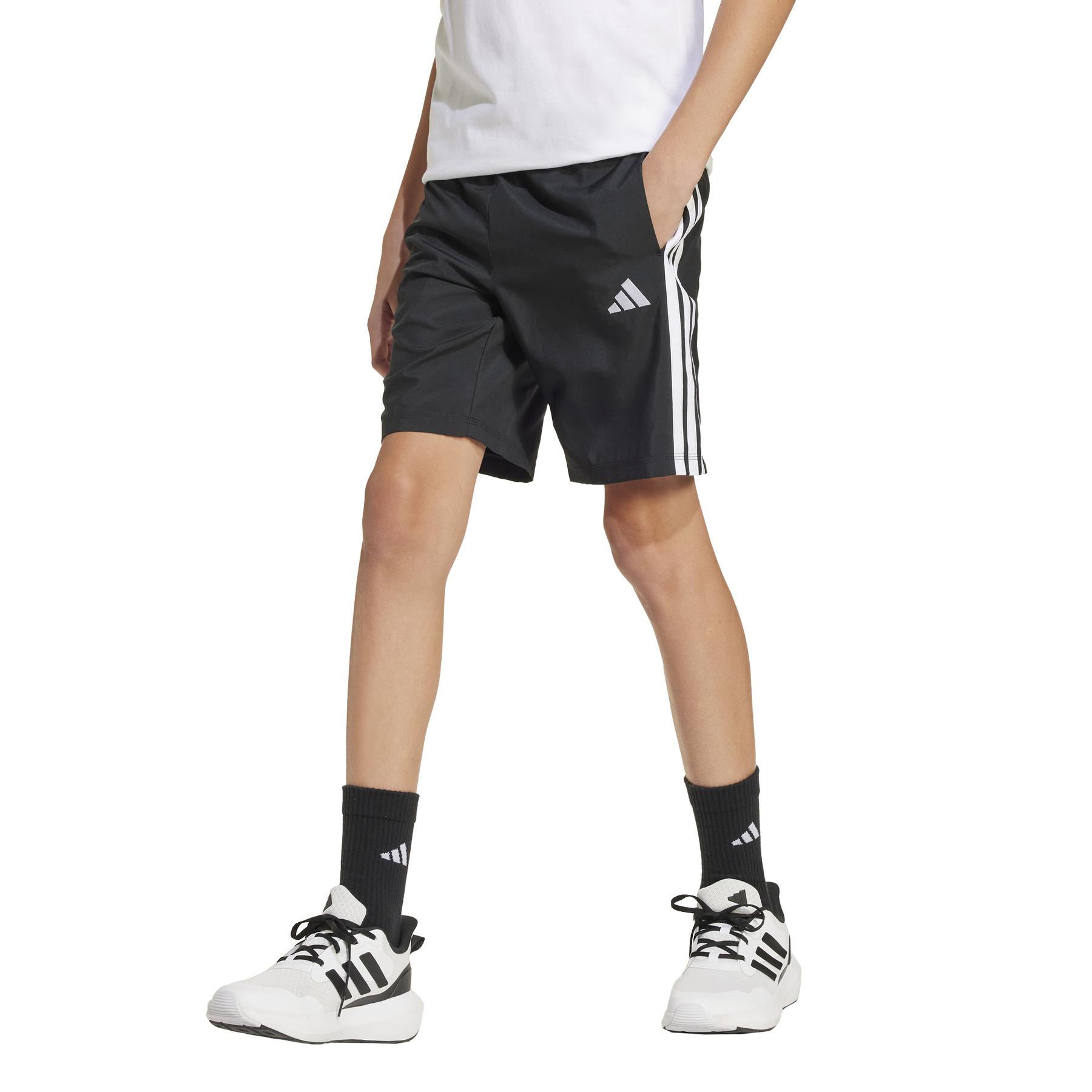 product/a/d/adidas_jd8189_black-white_6.jpg