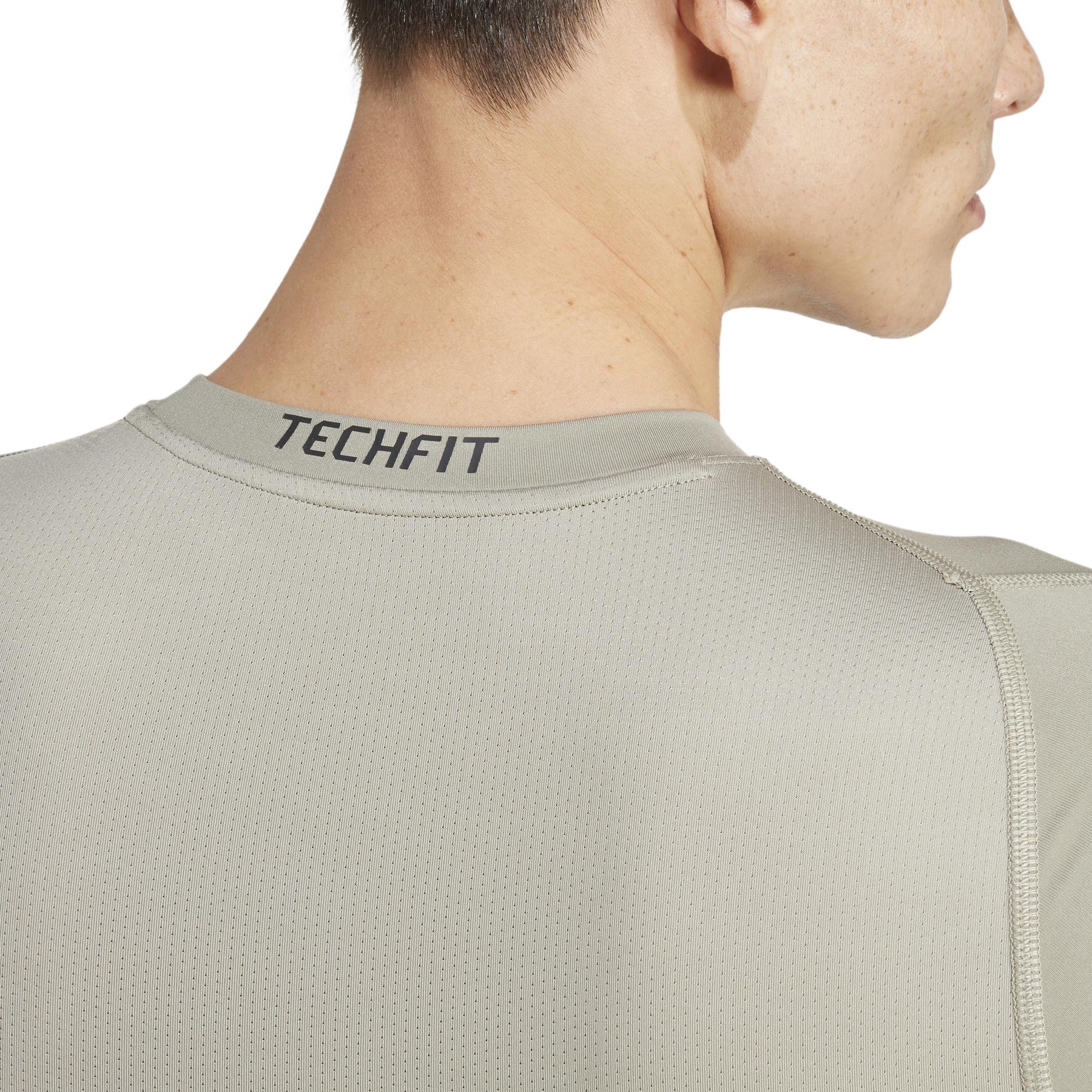 product/a/d/adidas_je6700_8_apparel_on_model_detail_view_2_white.jpg