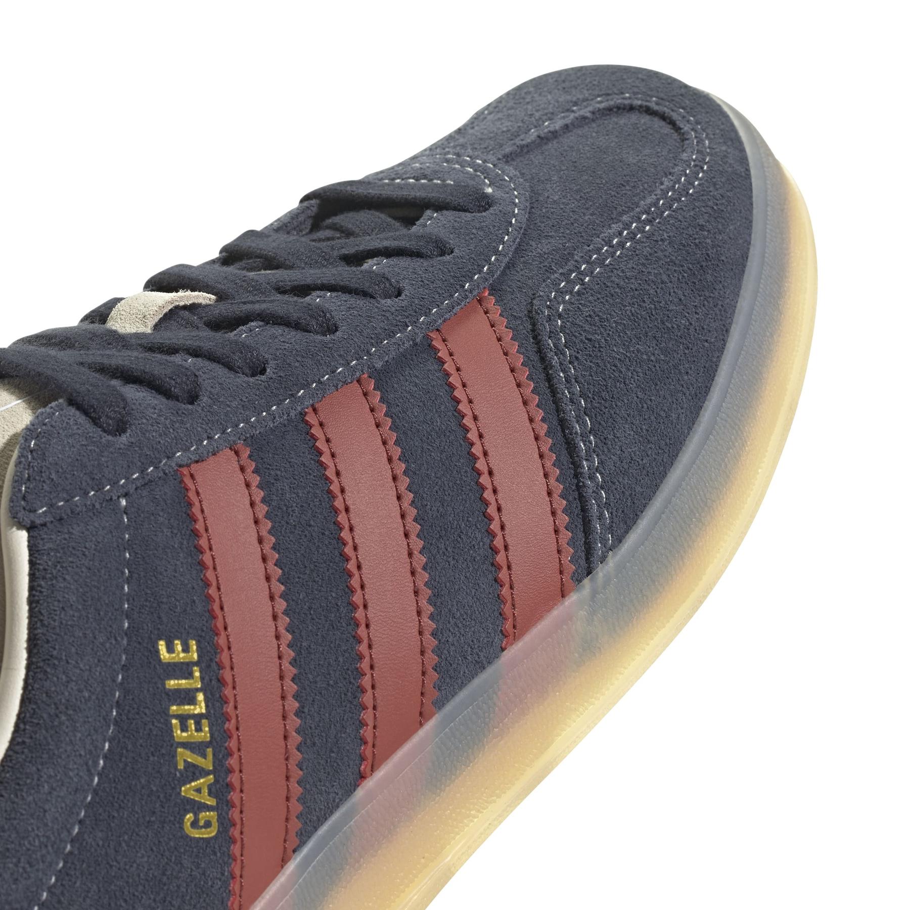 product/a/d/adidas_jh5404_8_footwear_photography_detail_view_1_white.jpg