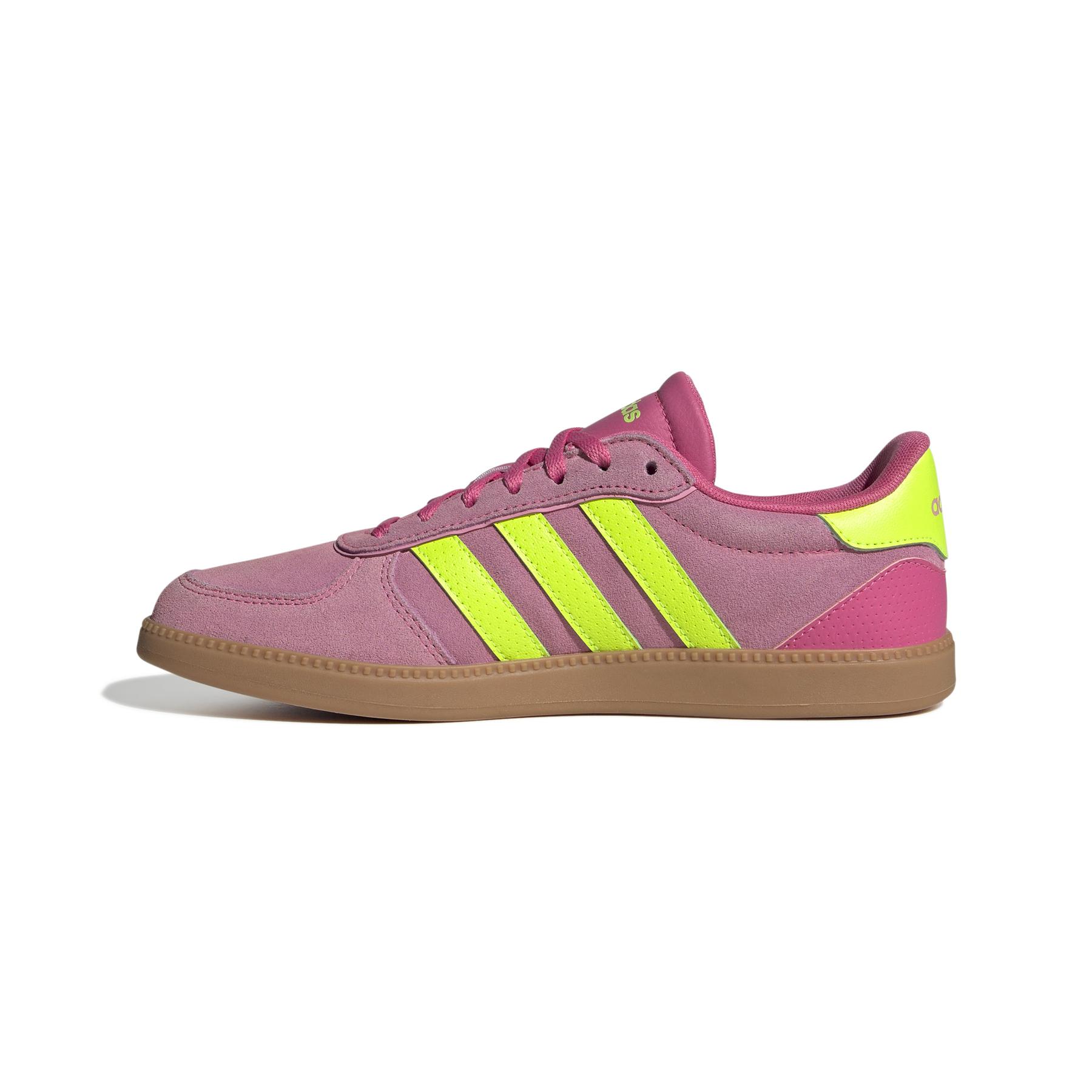 a/d/adidas_jh6899_5_footwear_photography_side_medial_center_view_white-nw110824.jpg