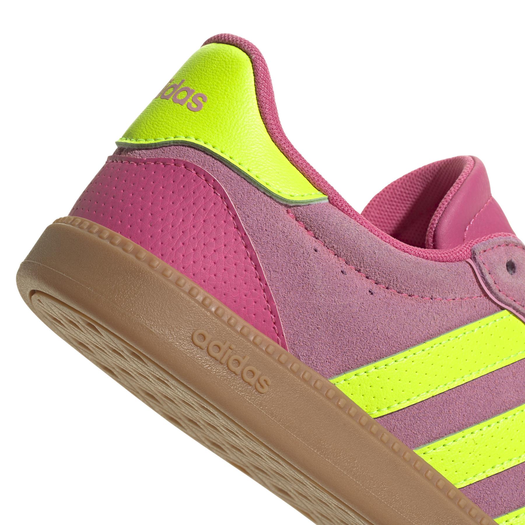 a/d/adidas_jh6899_9_footwear_photography_detail_view_2_white-nw110824.jpg